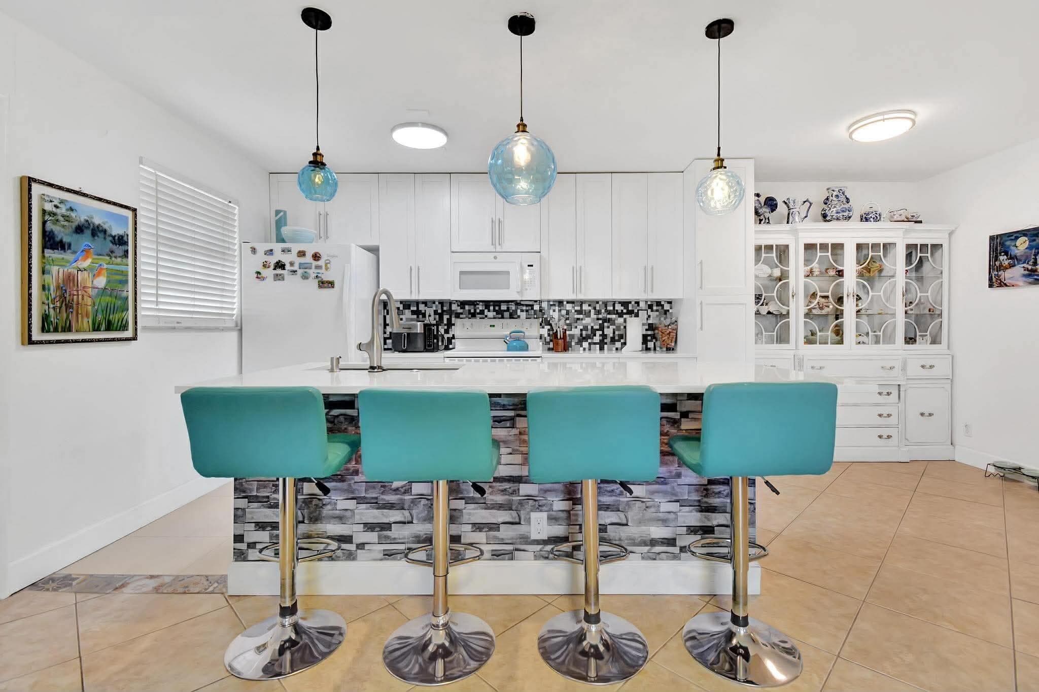1232 Club Drive W D, Delray Beach, FL 33445 — photo 2 of 23