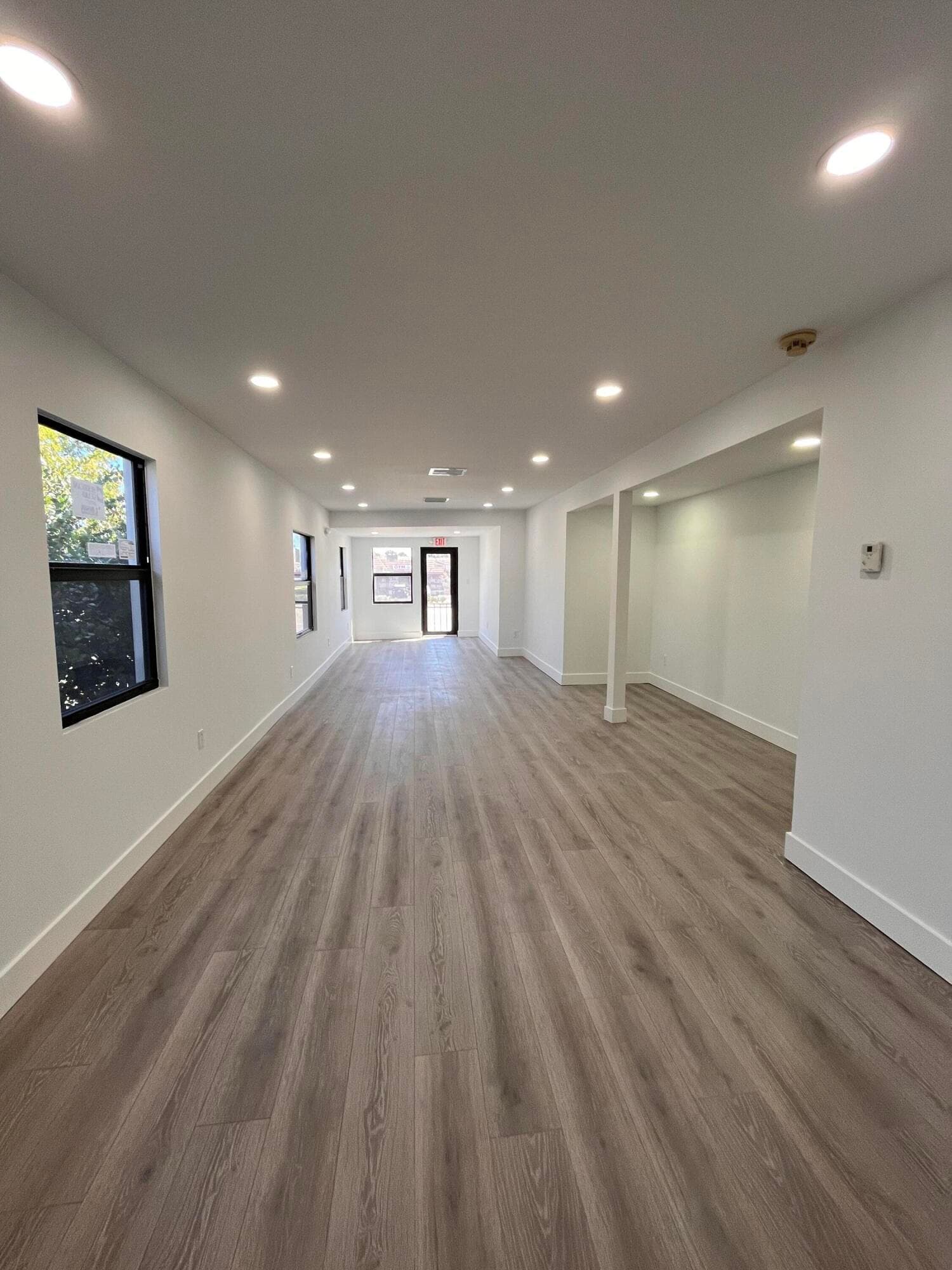900 Federal Highway, Riviera Beach, FL — photo 2 of 39