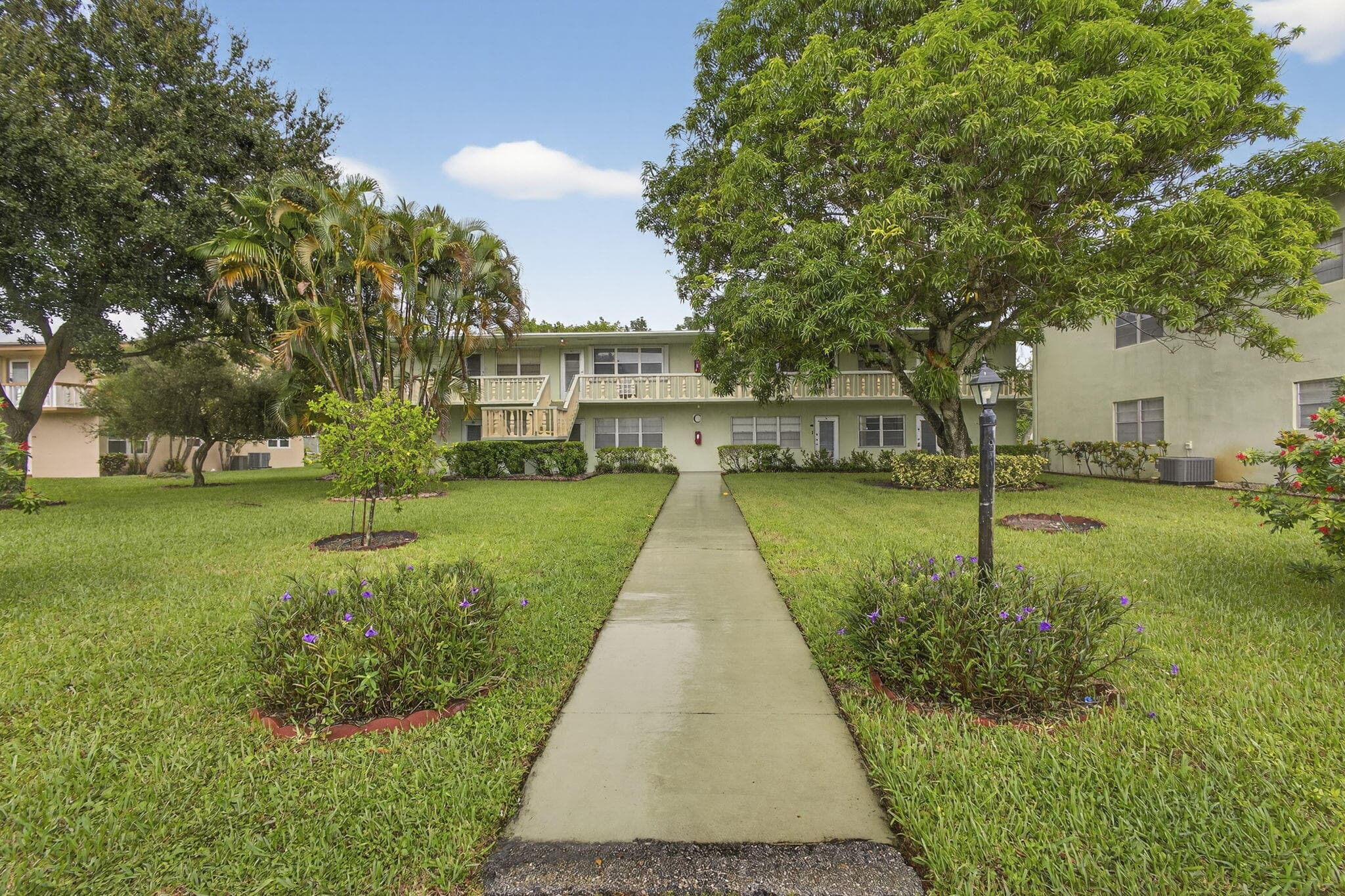 52 Norwich C, West Palm Beach, FL 33417 — photo 1 of 30