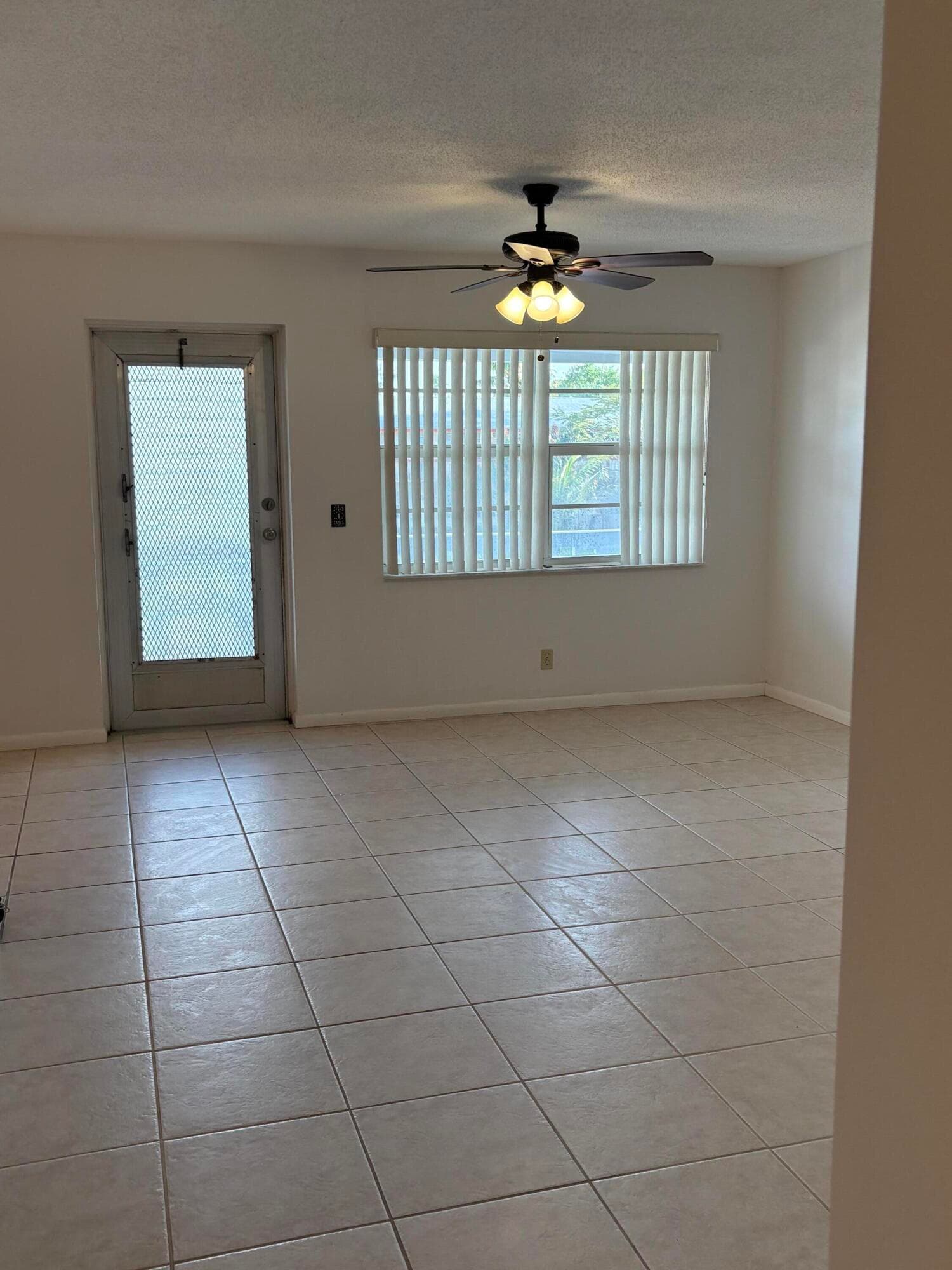 64 Sussex C, West Palm Beach, FL 33417 — photo 2 of 22