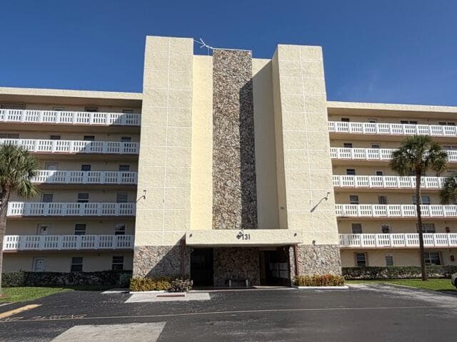 131 SE 3rd Avenue 202, Dania Beach, FL 33004 — photo 32 of 37