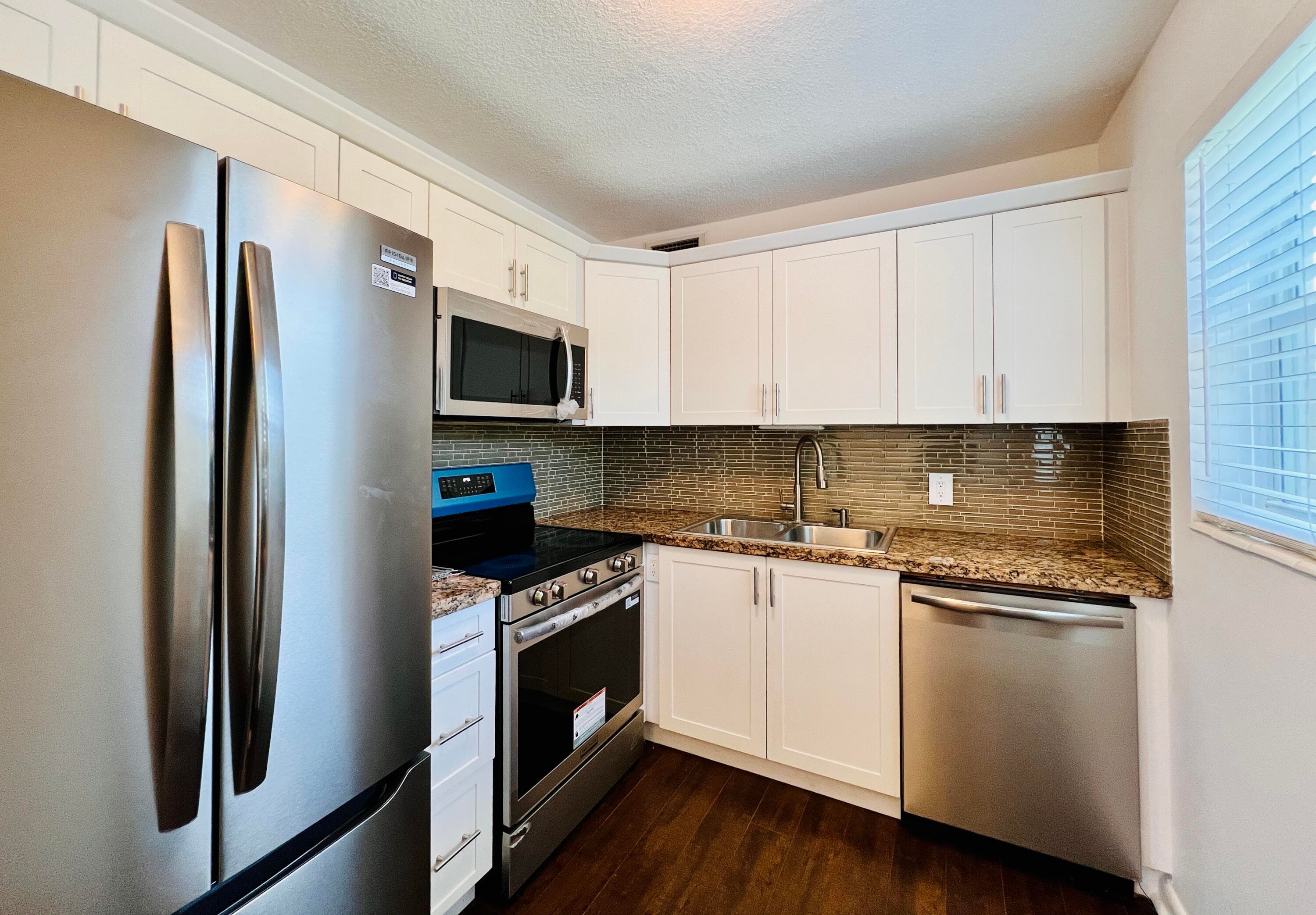 200 Northampton J 200, West Palm Beach, FL 33417 — photo 3 of 21