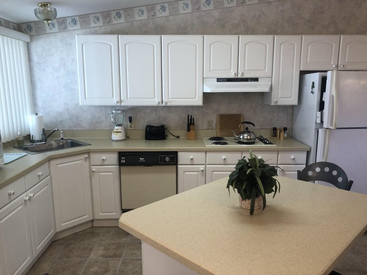 7847 SE Swan Avenue, Hobe Sound, FL 33455 — photo 6 of 6