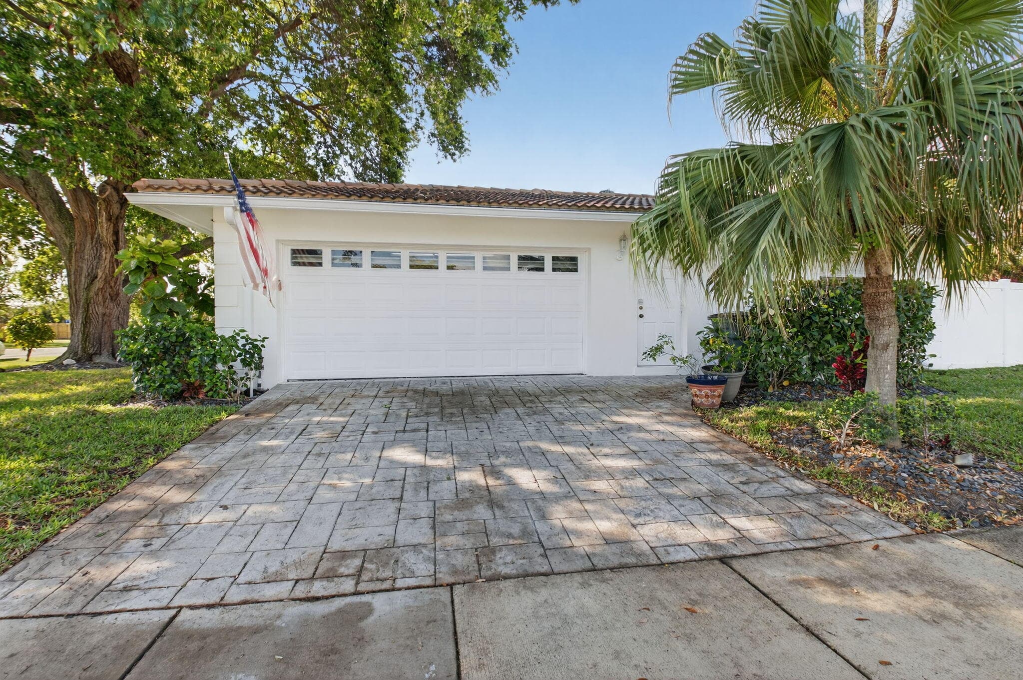 1010 SW 2nd Street, Boca Raton, FL 33486 — photo 4 of 40