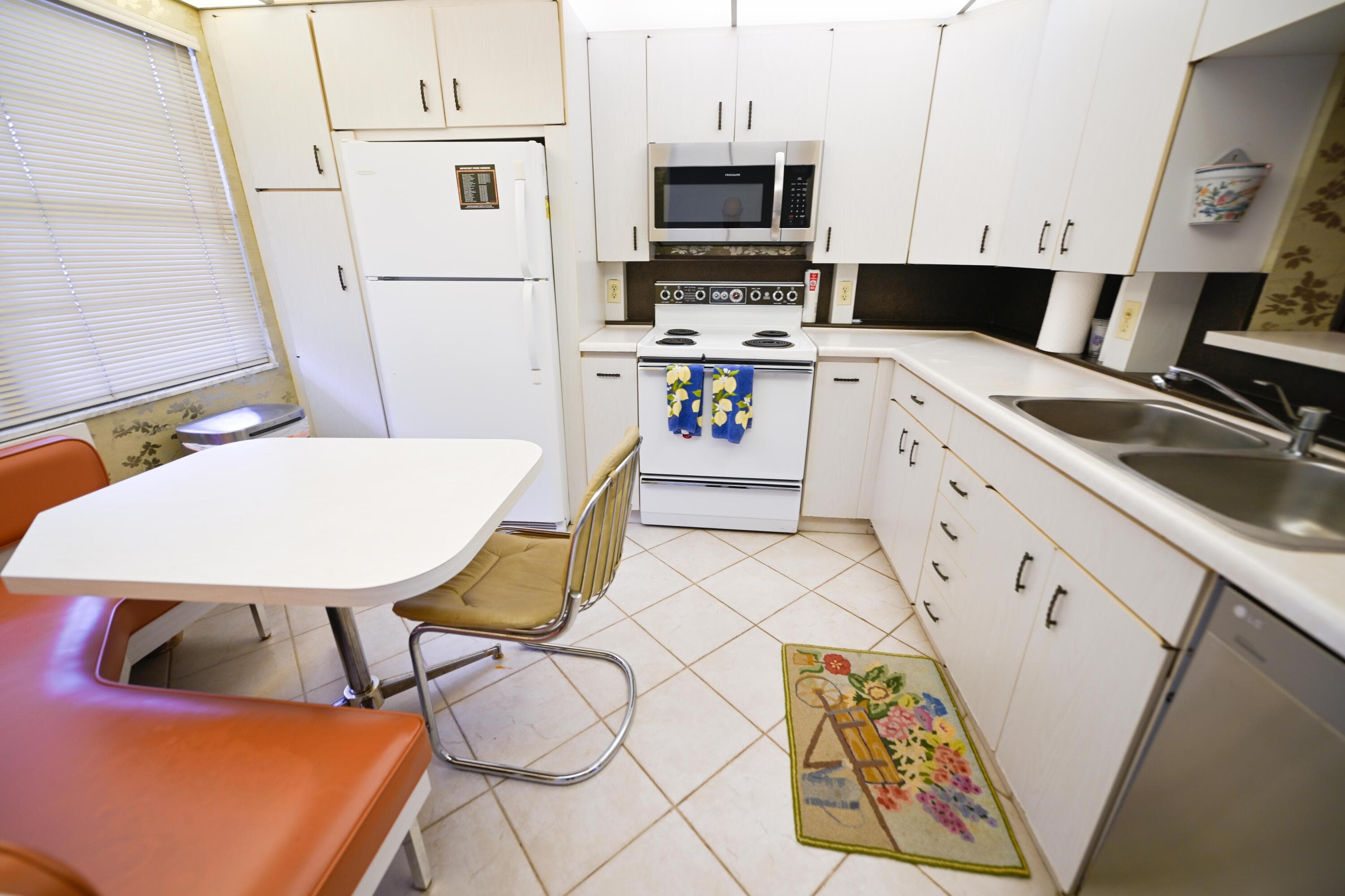 2901 Victoria Circle J1, Coconut Creek, FL 33066 — photo 9 of 50