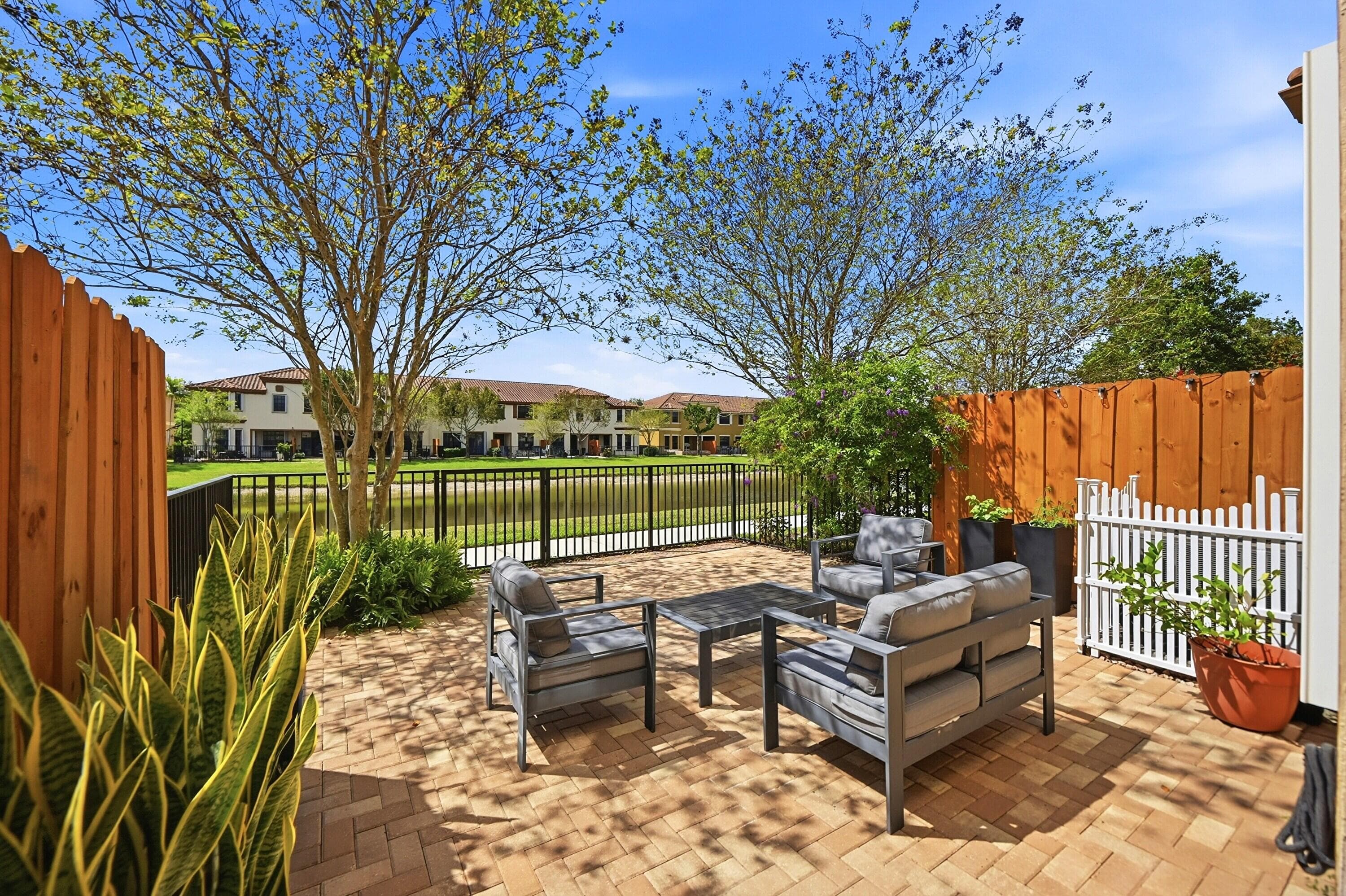 10415 Wellington Parc Drive, Wellington, FL 33449 — photo 30 of 37