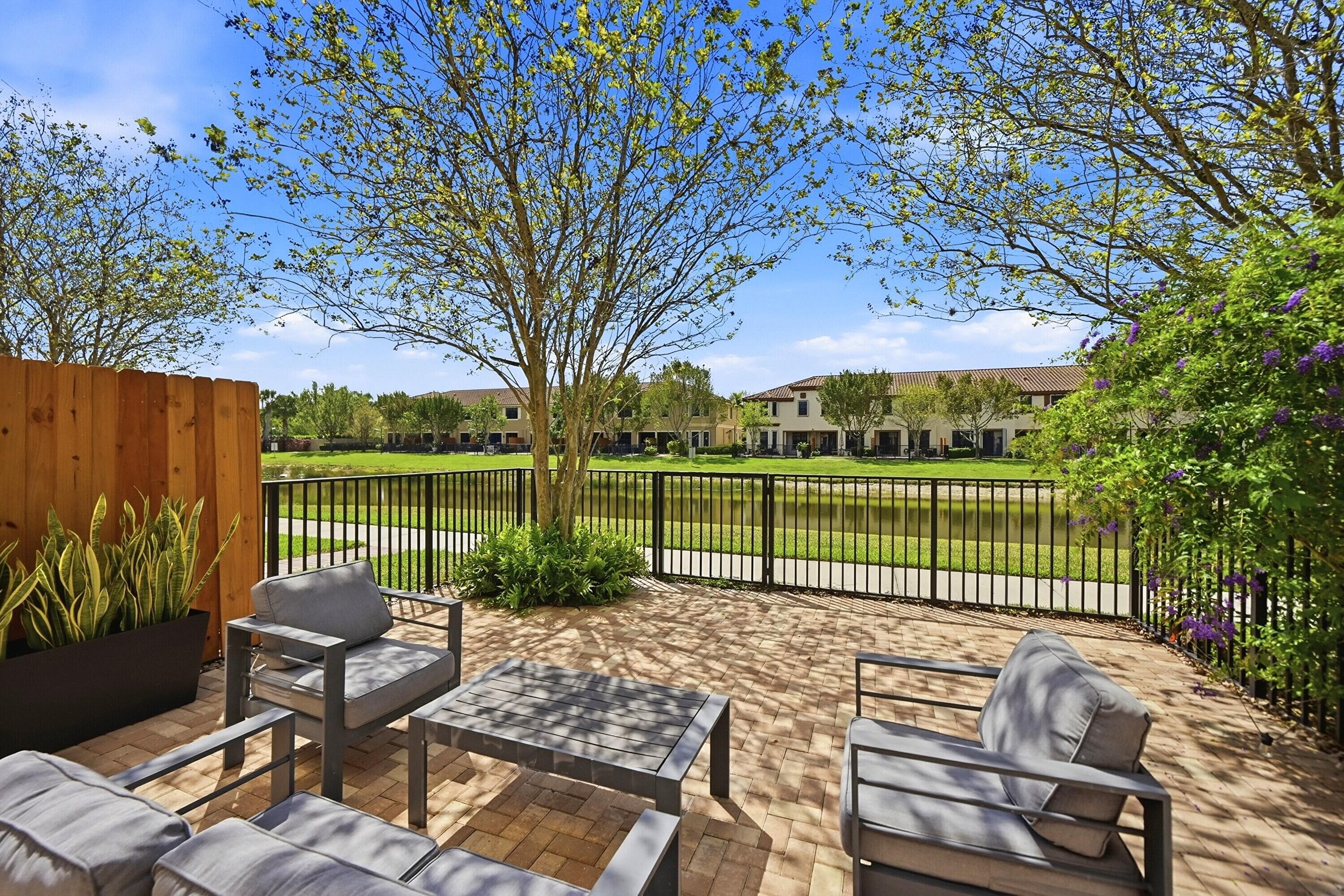 10415 Wellington Parc Drive, Wellington, FL 33449 — photo 31 of 37