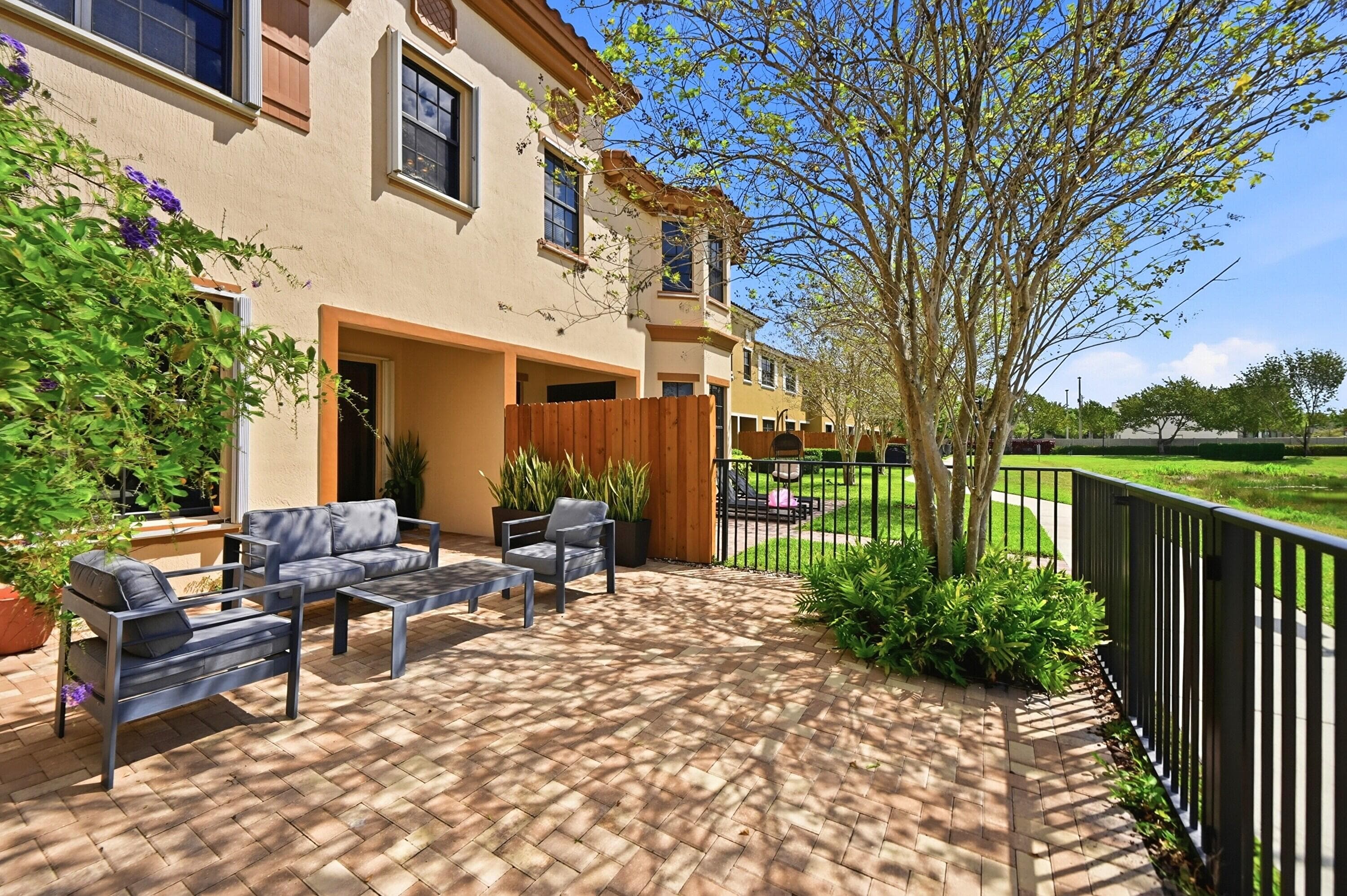 10415 Wellington Parc Drive, Wellington, FL 33449 — photo 33 of 37