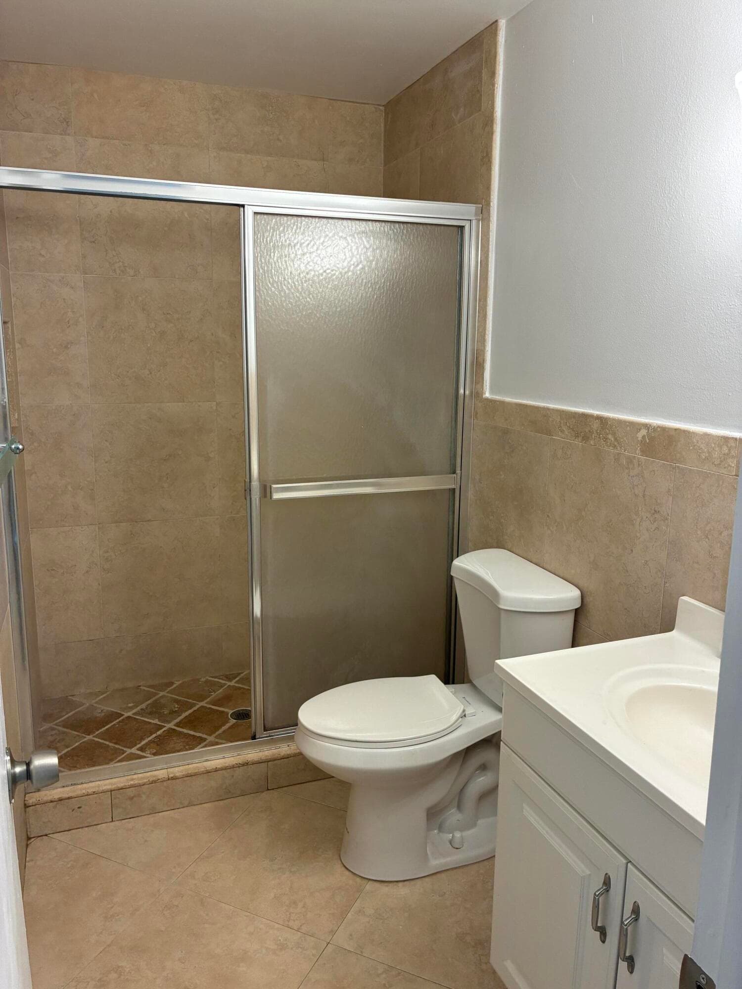 2301 Buttonwood Avenue, Pembroke Pines, FL 33026 — photo 10 of 17