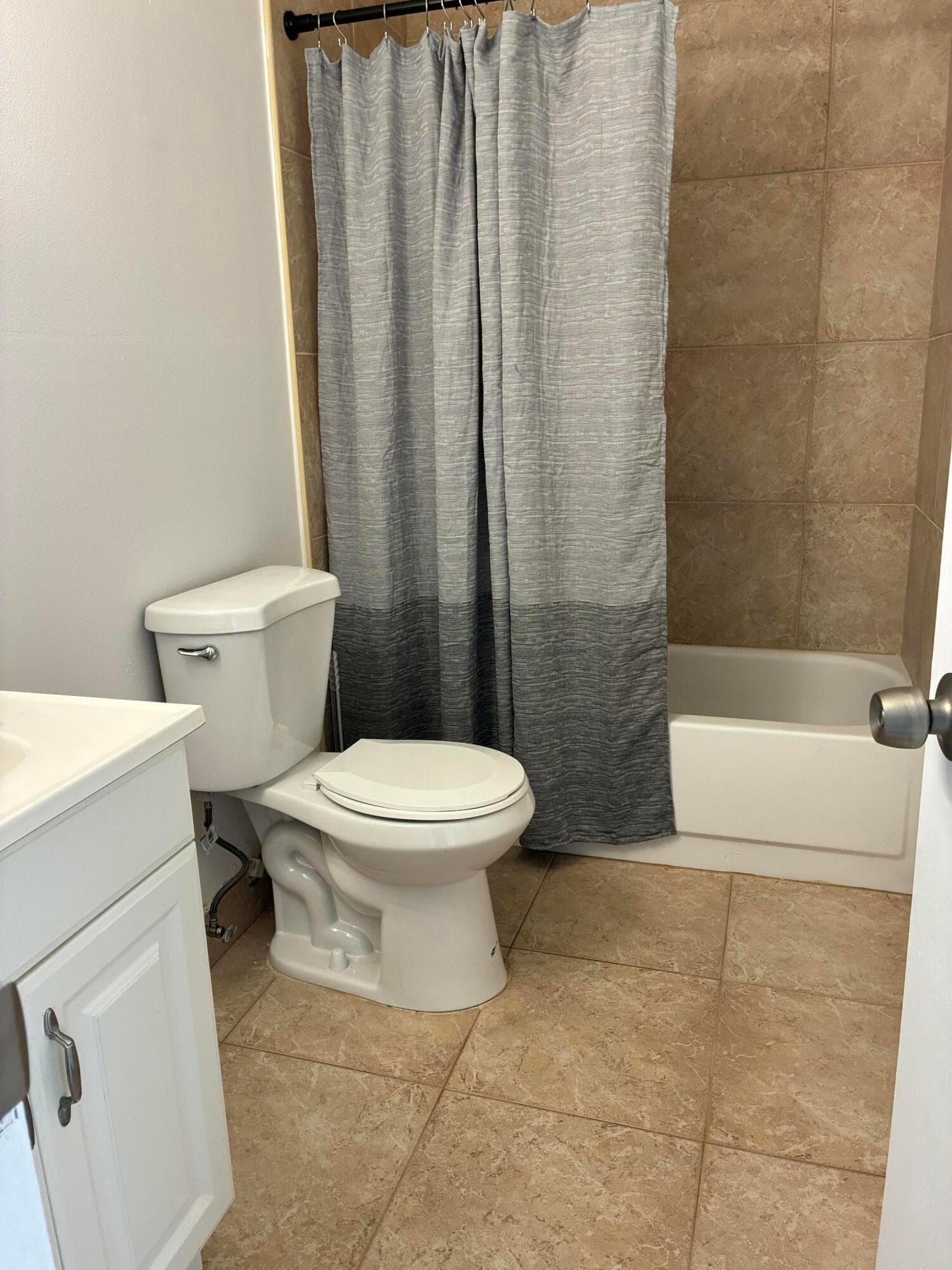 2301 Buttonwood Avenue, Pembroke Pines, FL 33026 — photo 11 of 17