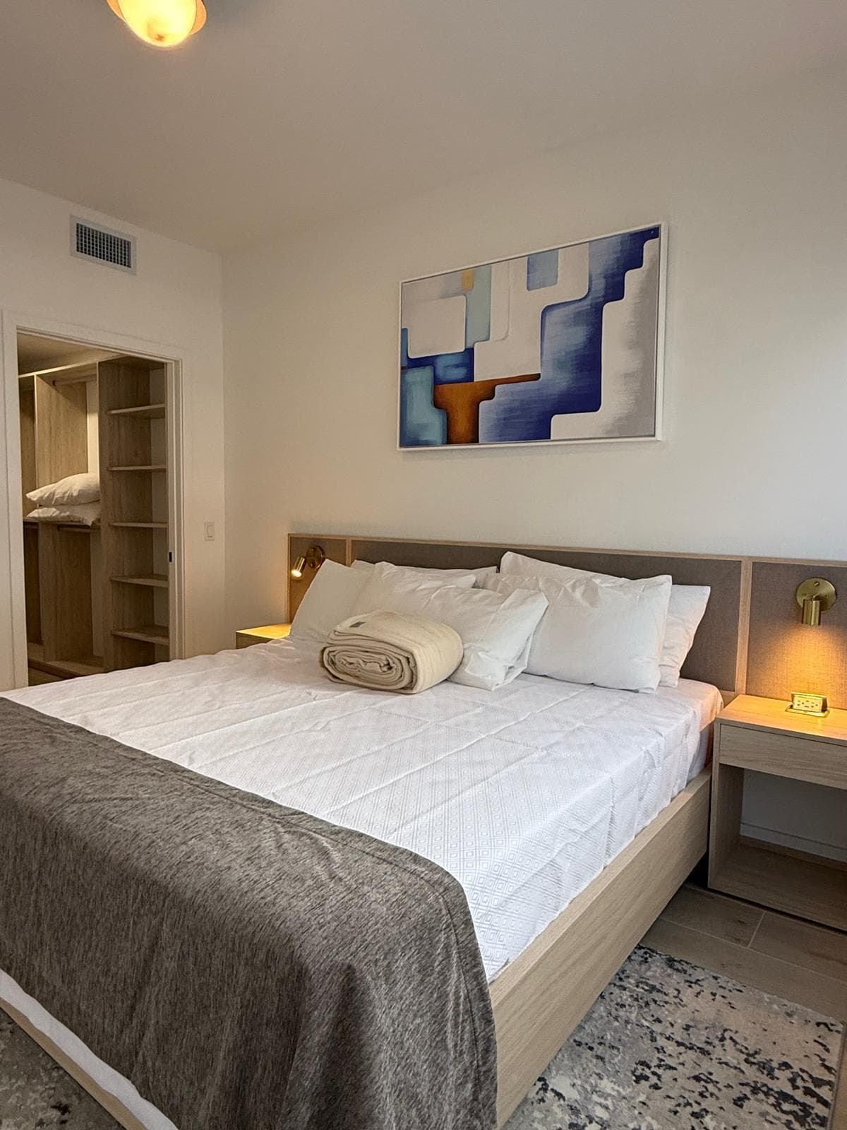 225 N Miami Avenue 910, Miami, FL 33128 — photo 1 of 66