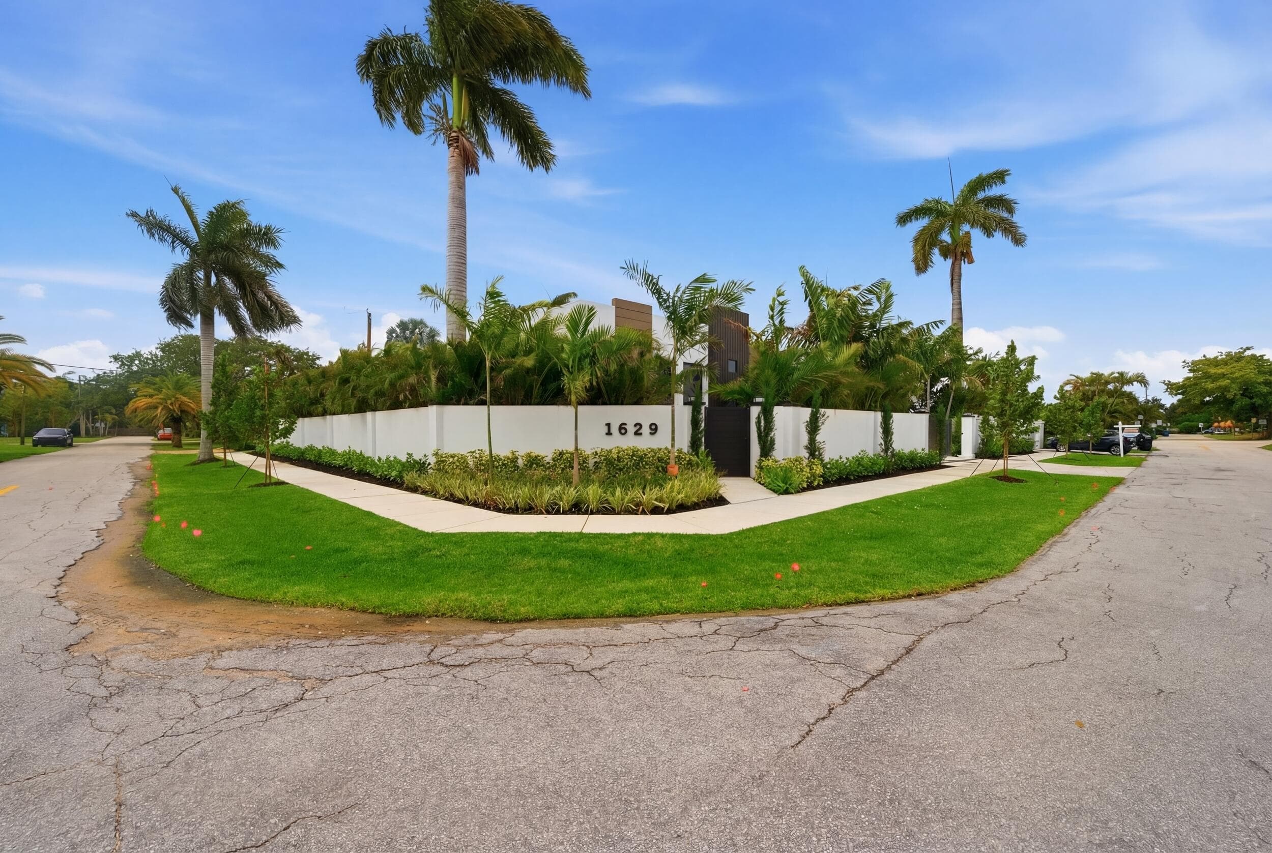 1629 NE 1st Avenue, Fort Lauderdale, FL 33305 — photo 5 of 44