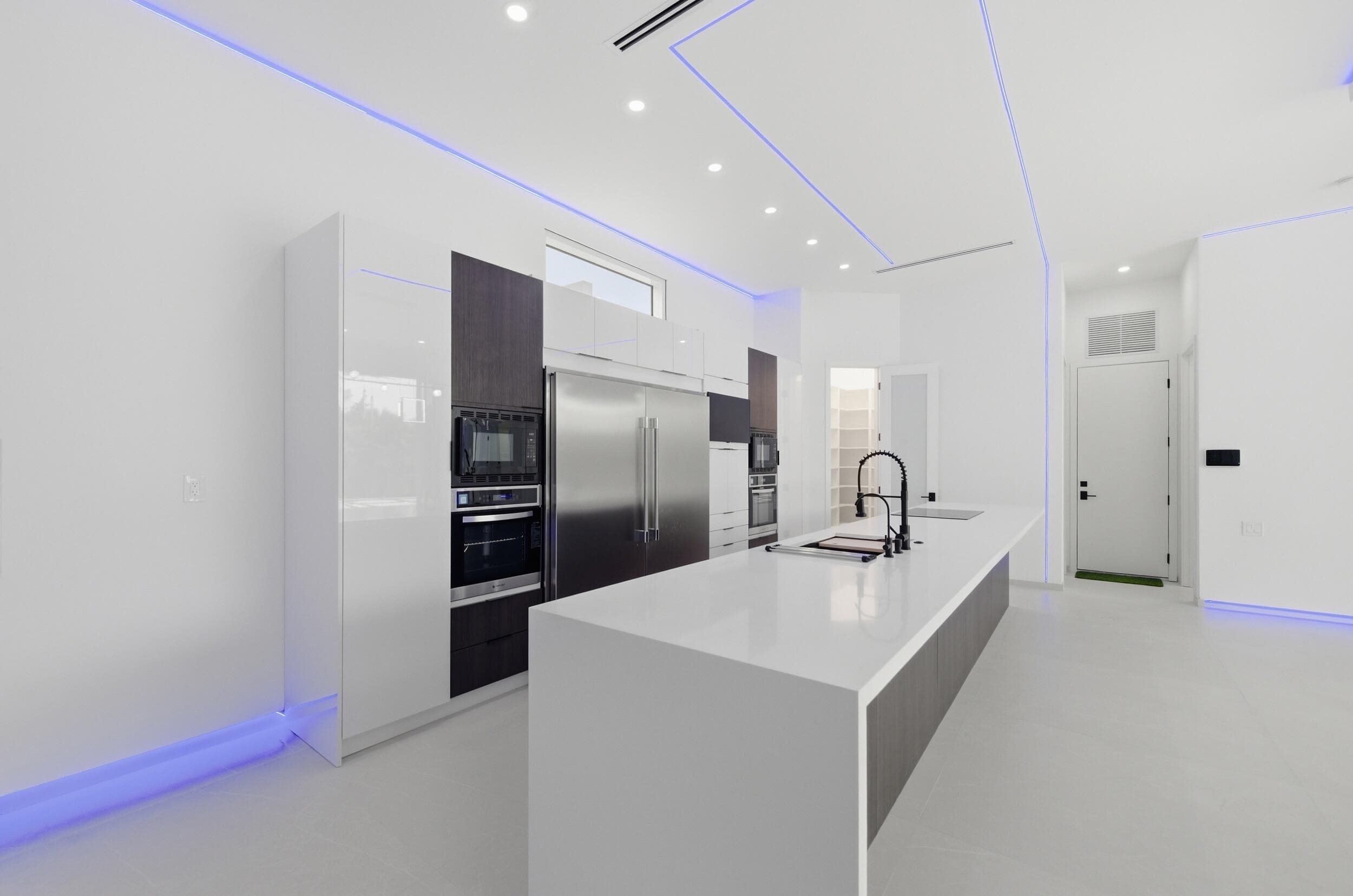 1629 NE 1st Avenue, Fort Lauderdale, FL 33305 — photo 9 of 44