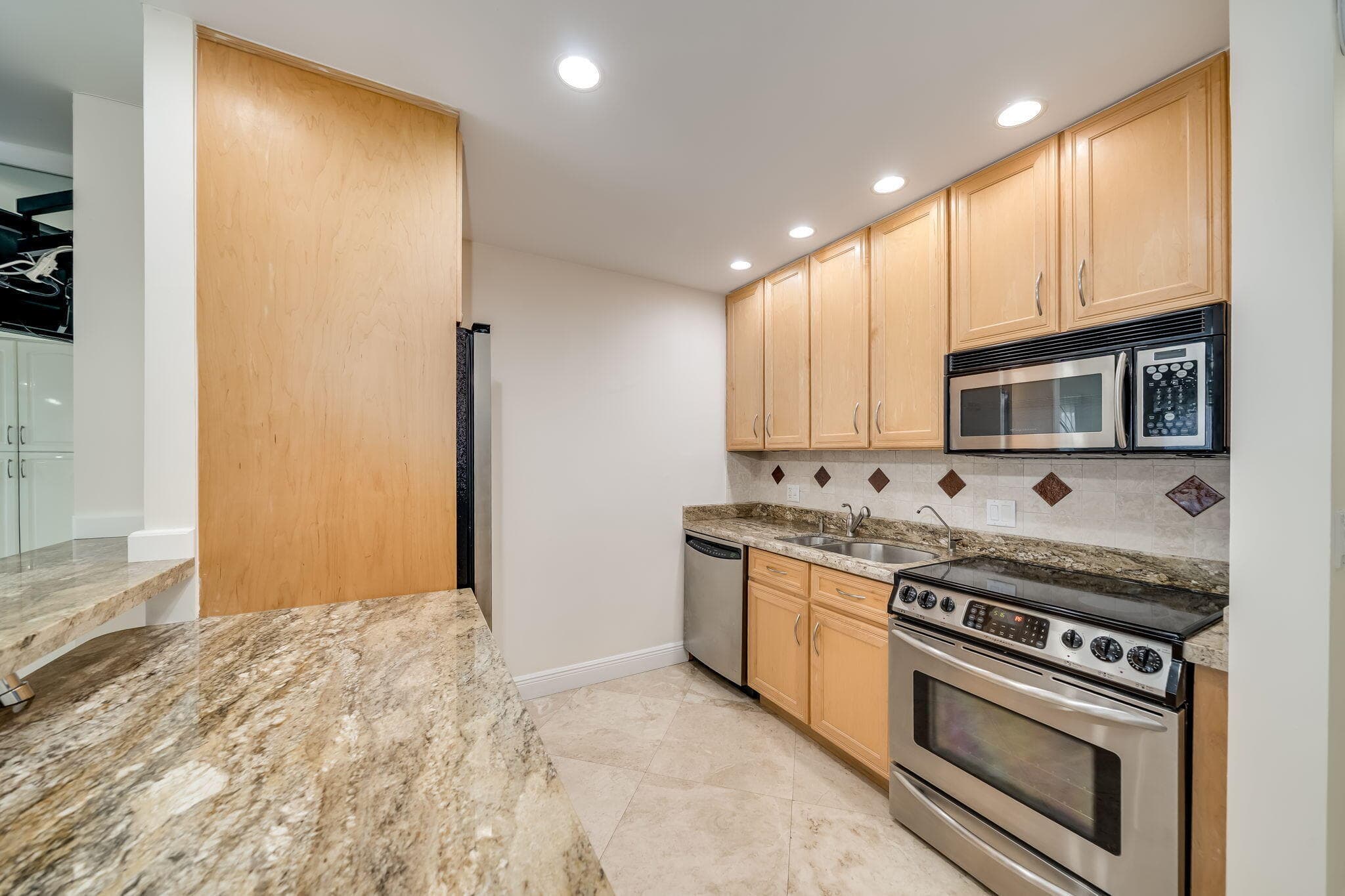 405 N Ocean Boulevard 122, Pompano Beach, FL 33062 — photo 5 of 69