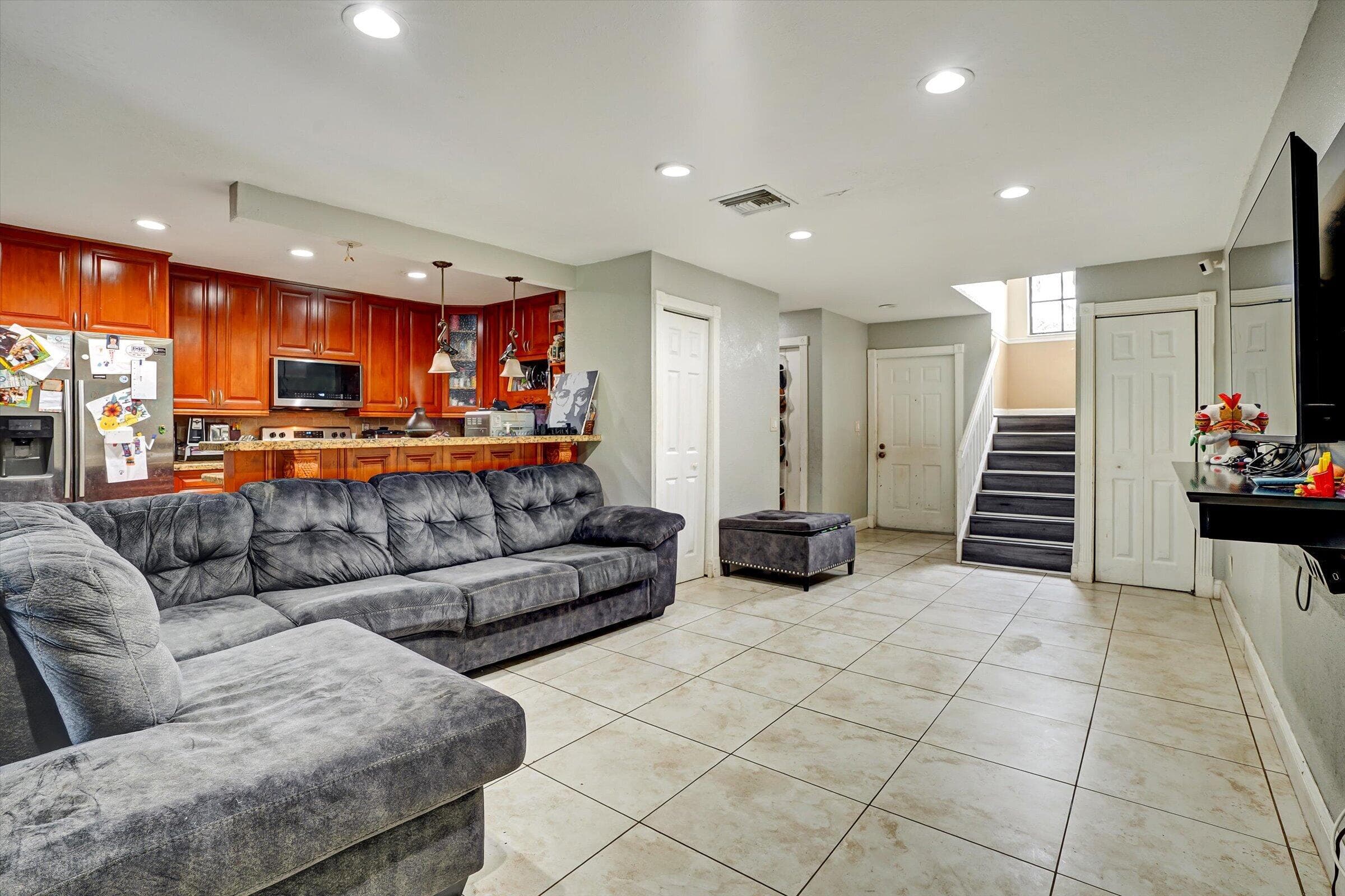 10723 NW 11th Street 10723, Pembroke Pines, FL 33026 — photo 5 of 30