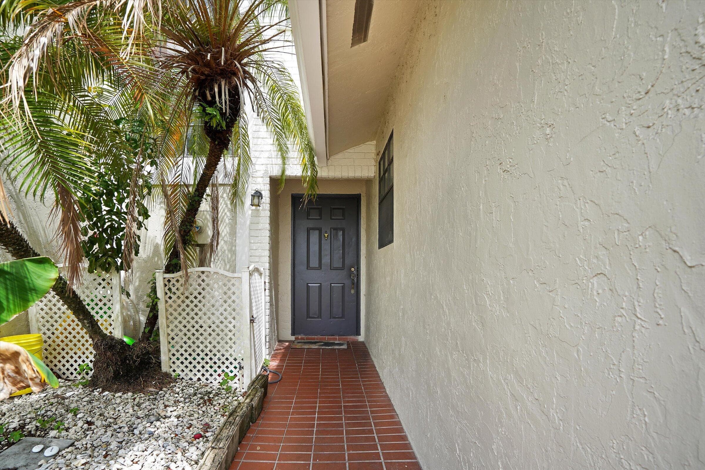 10723 NW 11th Street 10723, Pembroke Pines, FL 33026 — photo 4 of 30