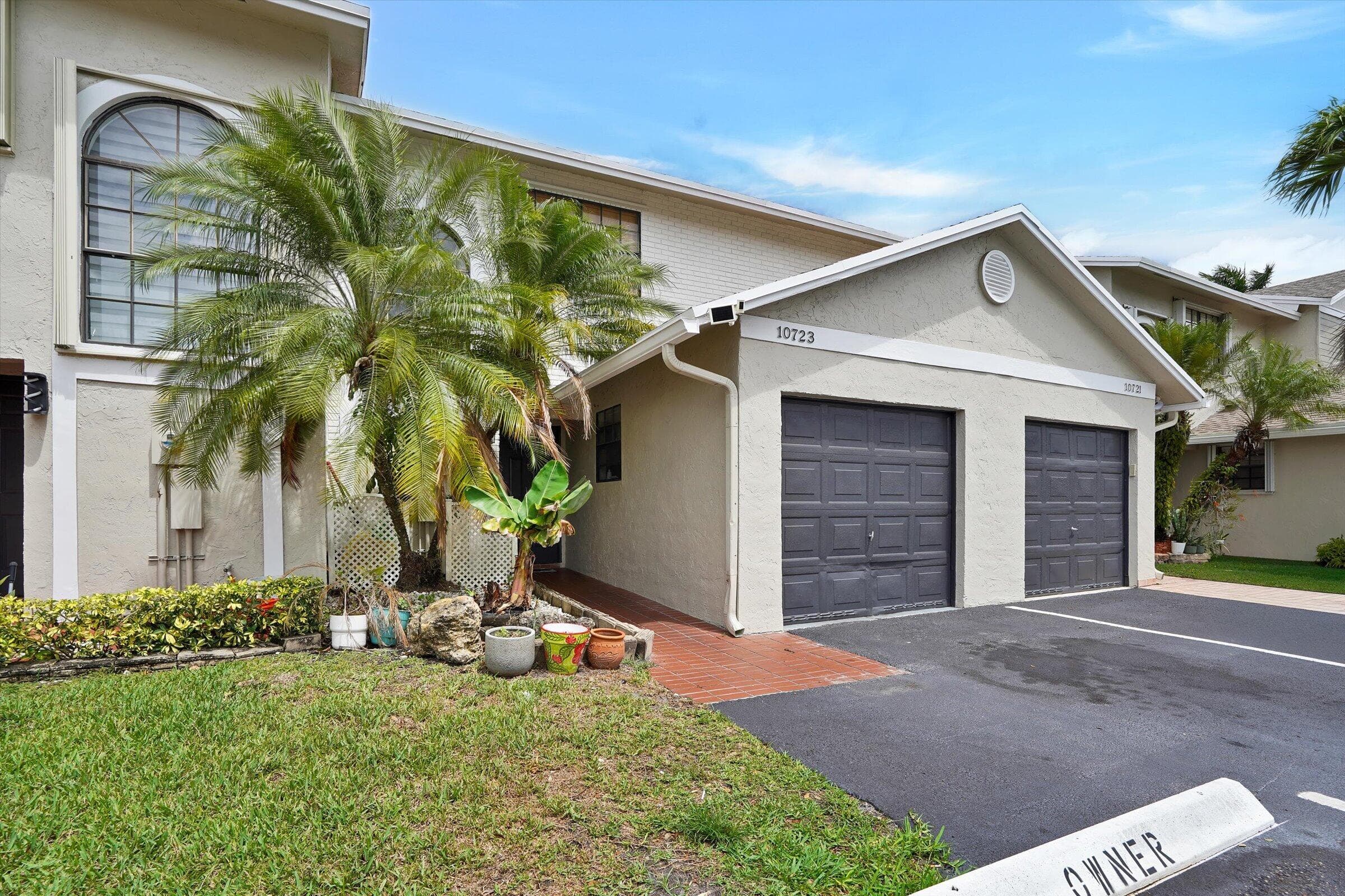 10723 NW 11th Street 10723, Pembroke Pines, FL 33026 — photo 2 of 30