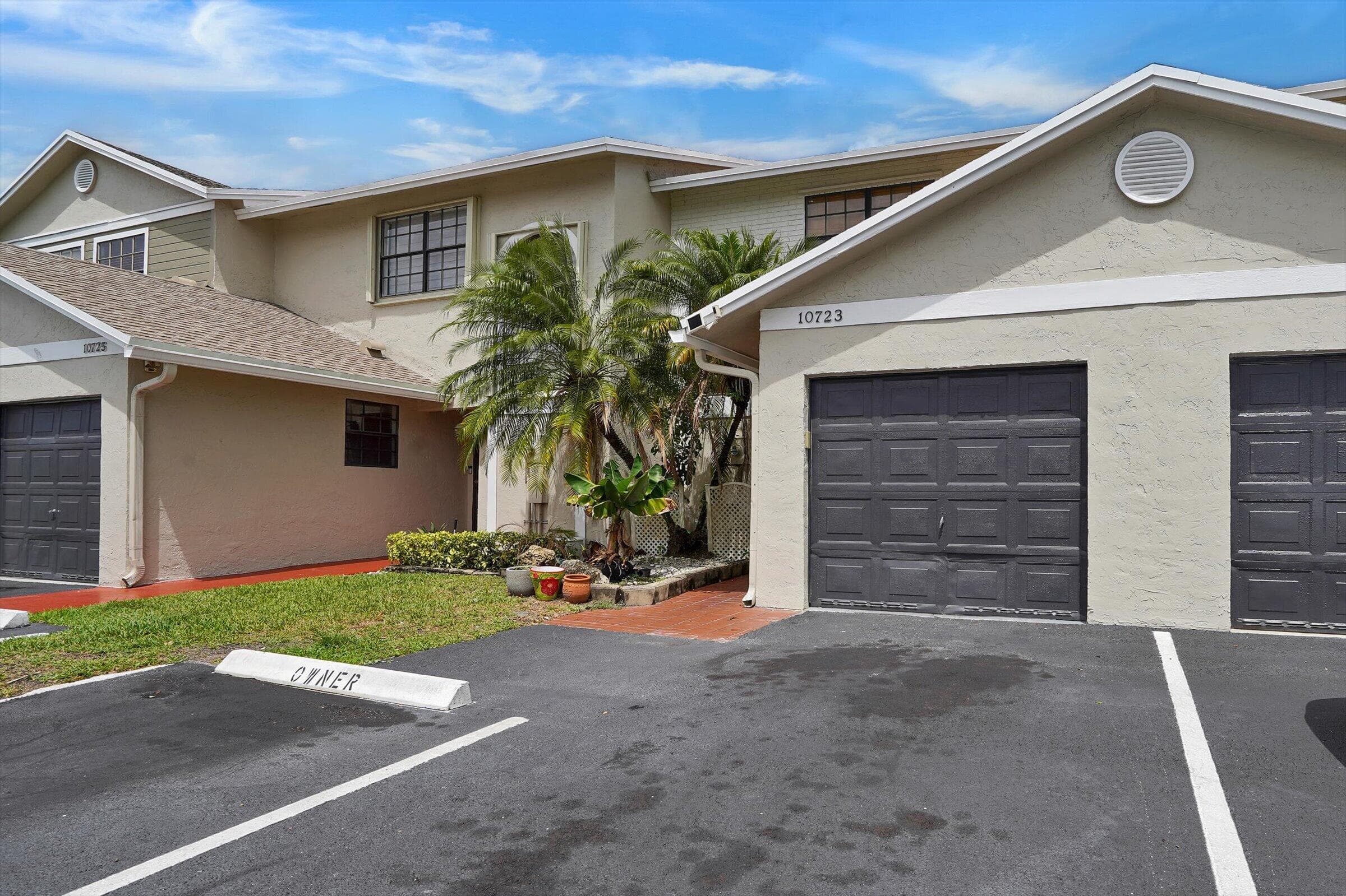 10723 NW 11th Street 10723, Pembroke Pines, FL 33026 — photo 3 of 30