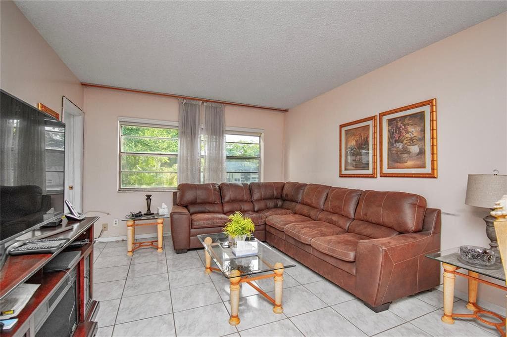 5171 W Oakland Park Boulevard, Lauderdale Lakes, FL 33313 — photo 6 of 32