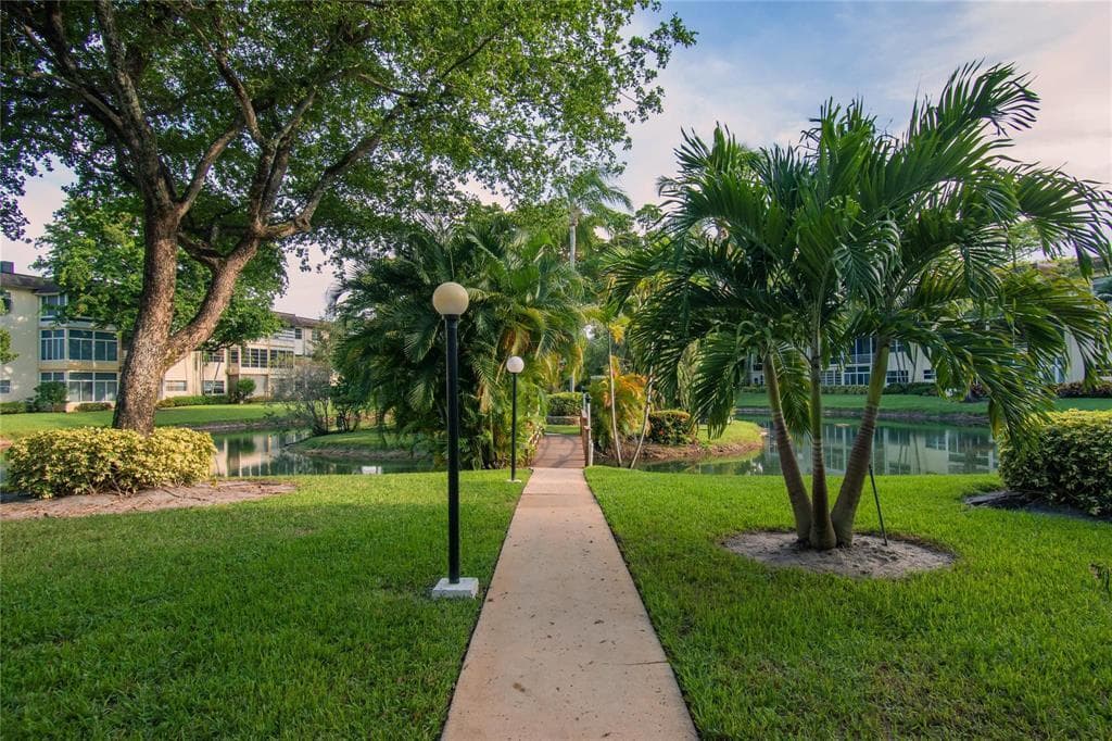 5171 W Oakland Park Boulevard, Lauderdale Lakes, FL 33313 — photo 17 of 32