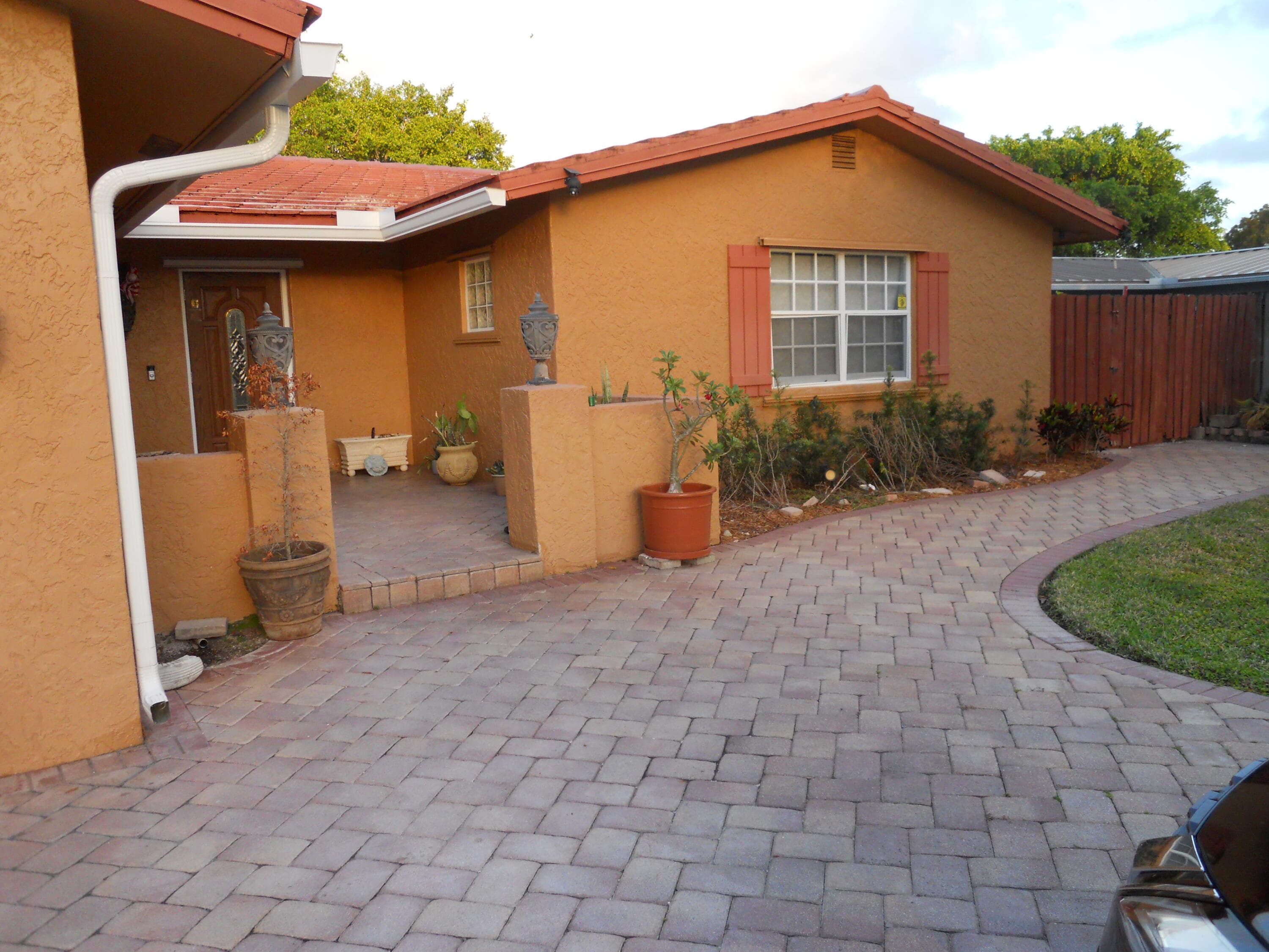 2755 NW 84th Avenue, Coral Springs, FL 33065 — photo 2 of 16