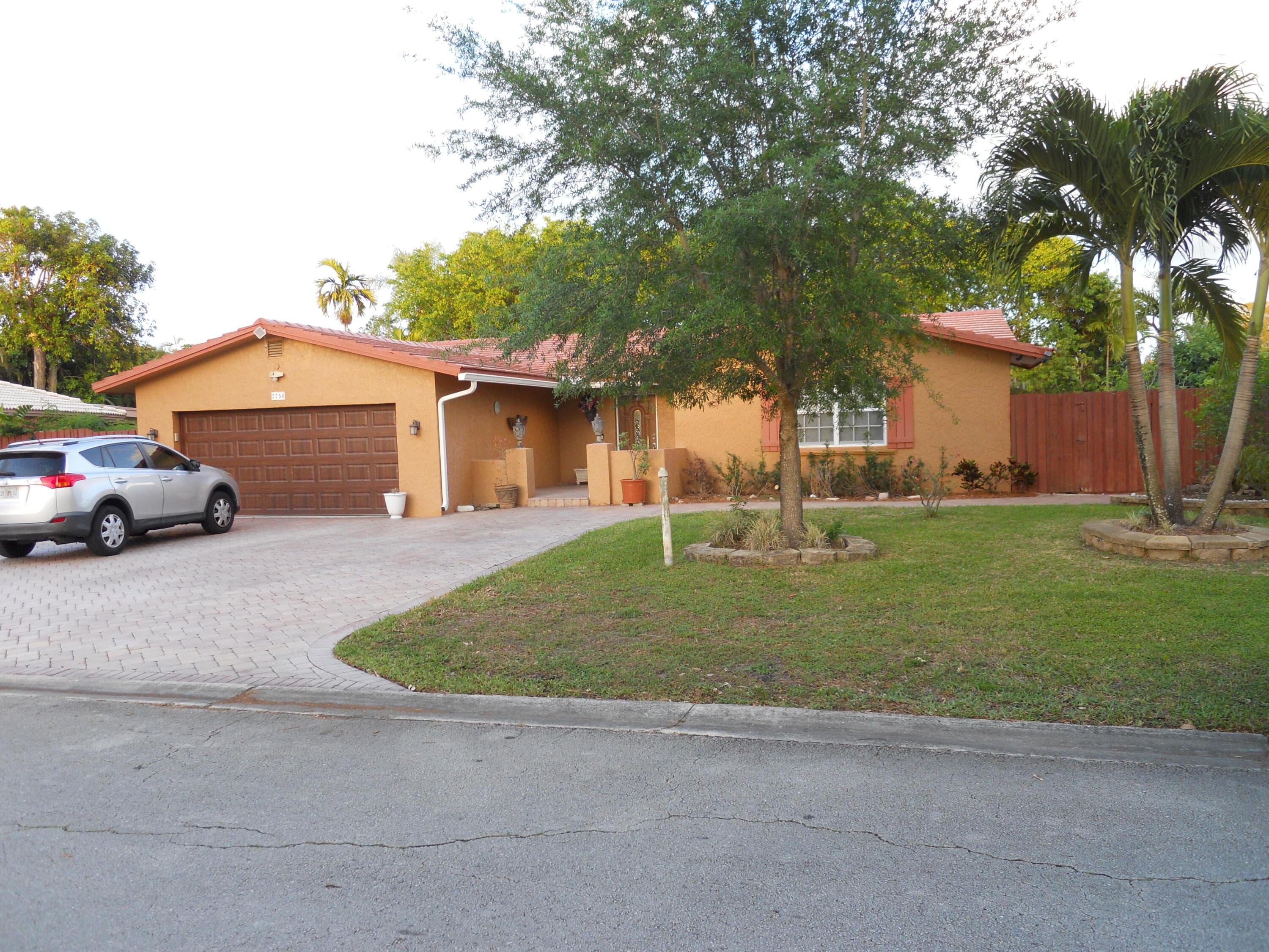 2755 NW 84th Avenue, Coral Springs, FL 33065 — photo 1 of 16