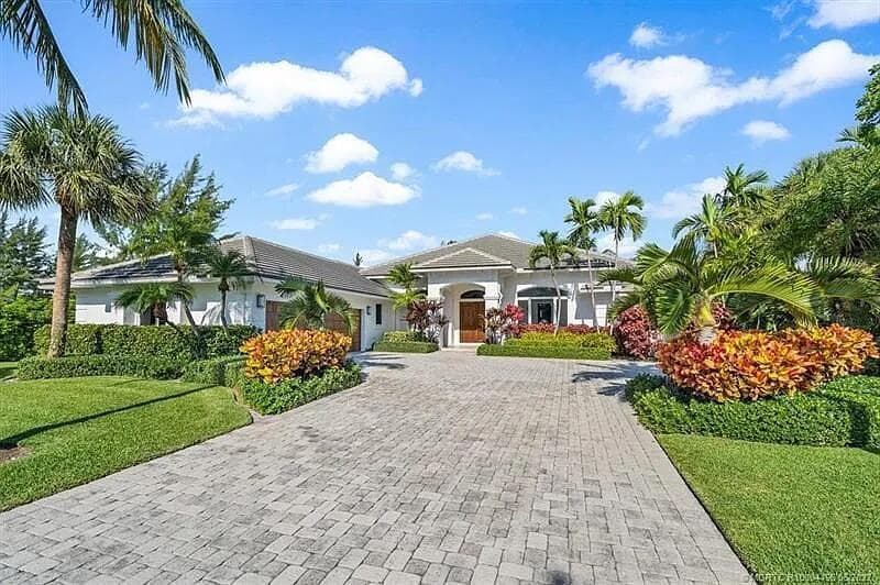 2941 Lake Drive, Singer Island, FL 33404 — photo 1 of 19