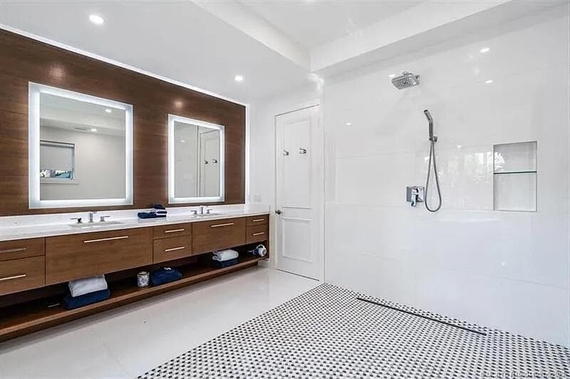 2941 Lake Drive, Singer Island, FL 33404 — photo 12 of 19