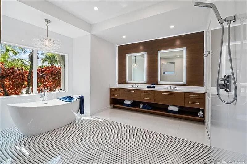 2941 Lake Drive, Singer Island, FL 33404 — photo 11 of 19