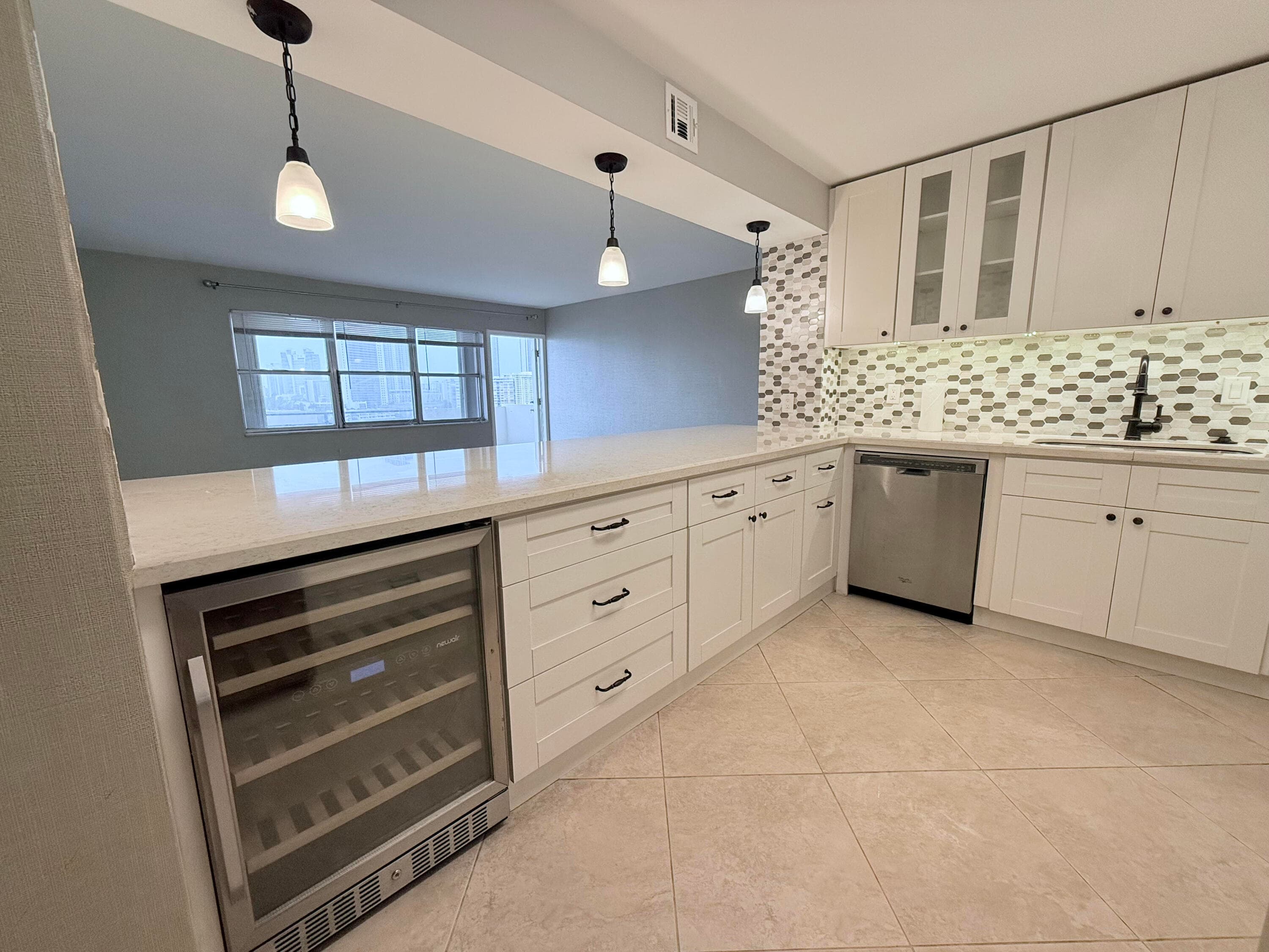 401 Golden Isles Drive 913, Hallandale Beach, FL 33009 — photo 10 of 26