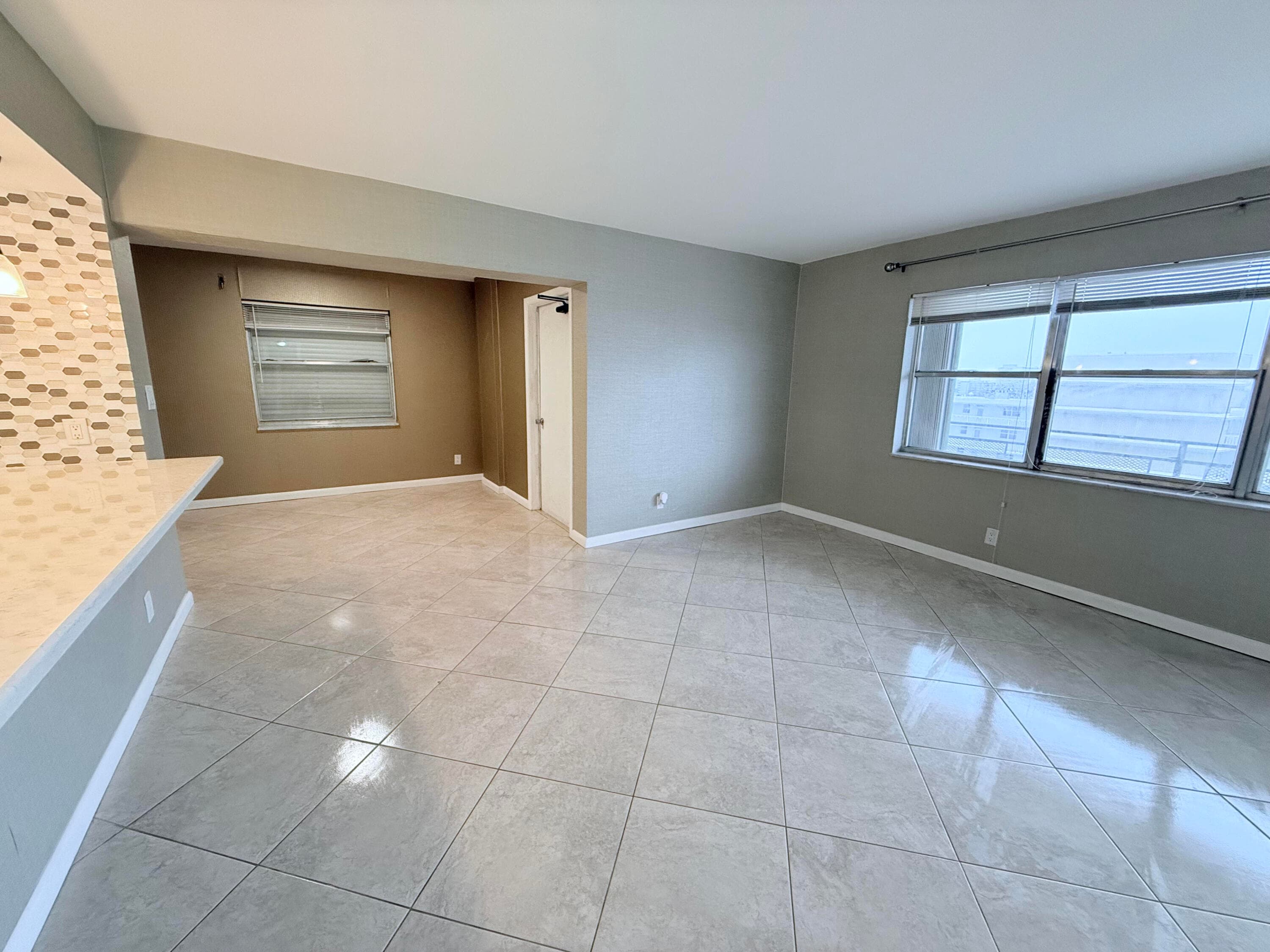 401 Golden Isles Drive 913, Hallandale Beach, FL 33009 — photo 11 of 26