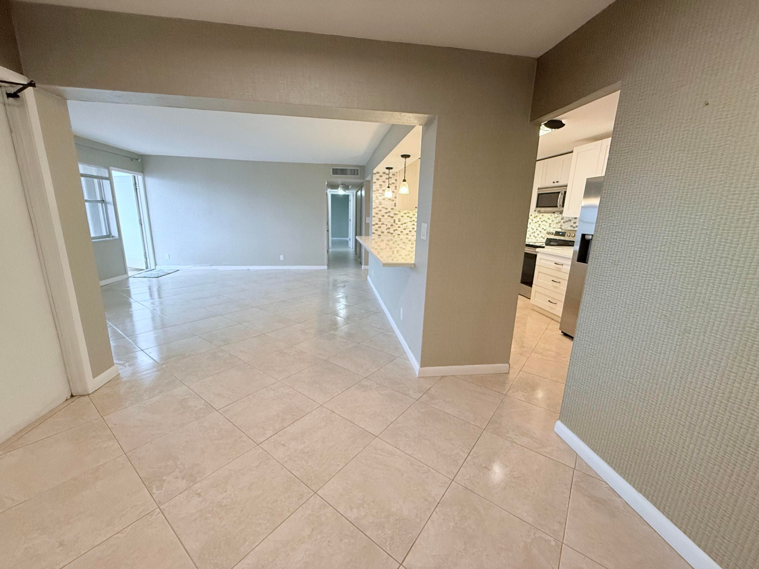 401 Golden Isles Drive 913, Hallandale Beach, FL 33009 — photo 12 of 26