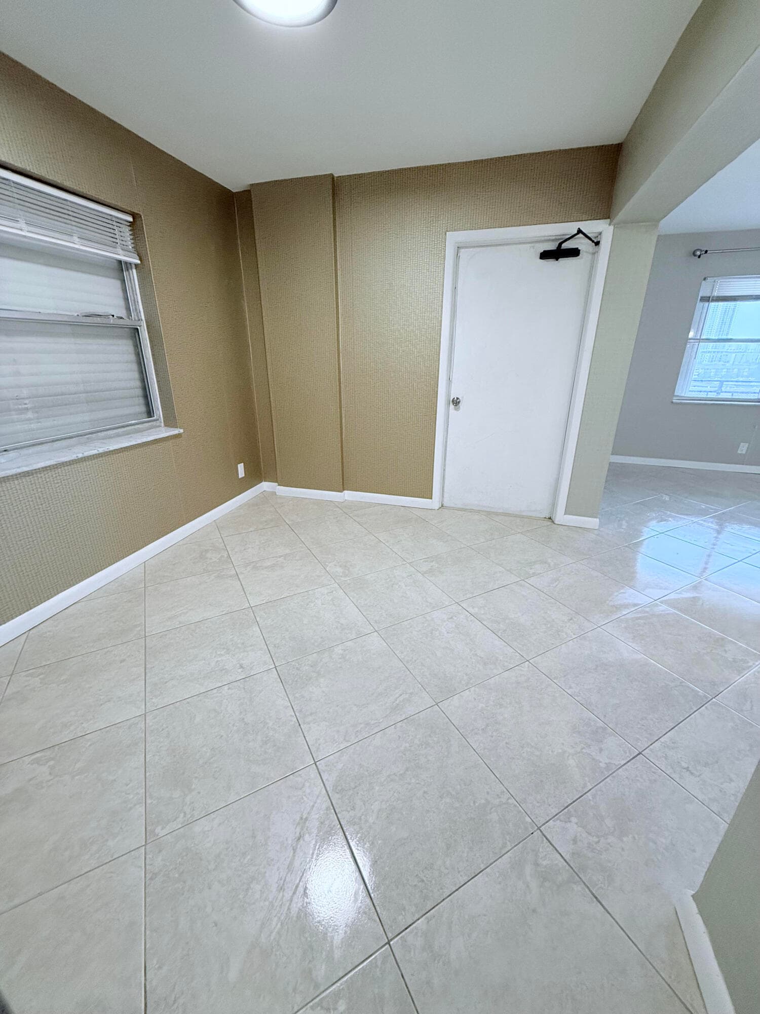 401 Golden Isles Drive 913, Hallandale Beach, FL 33009 — photo 13 of 26