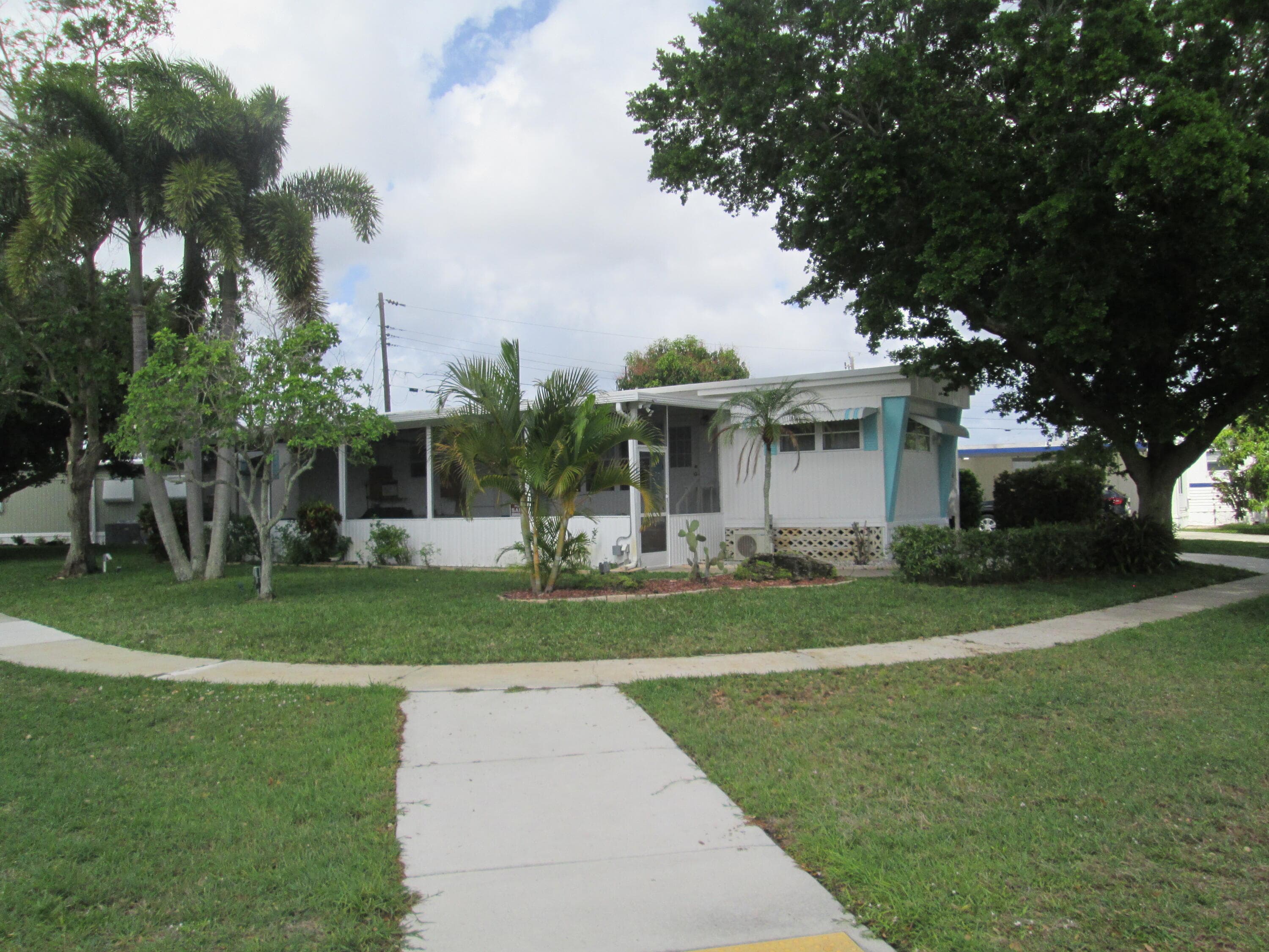 4261 Meadow View Drive, Boynton Beach, FL 33436 — photo 1 of 40