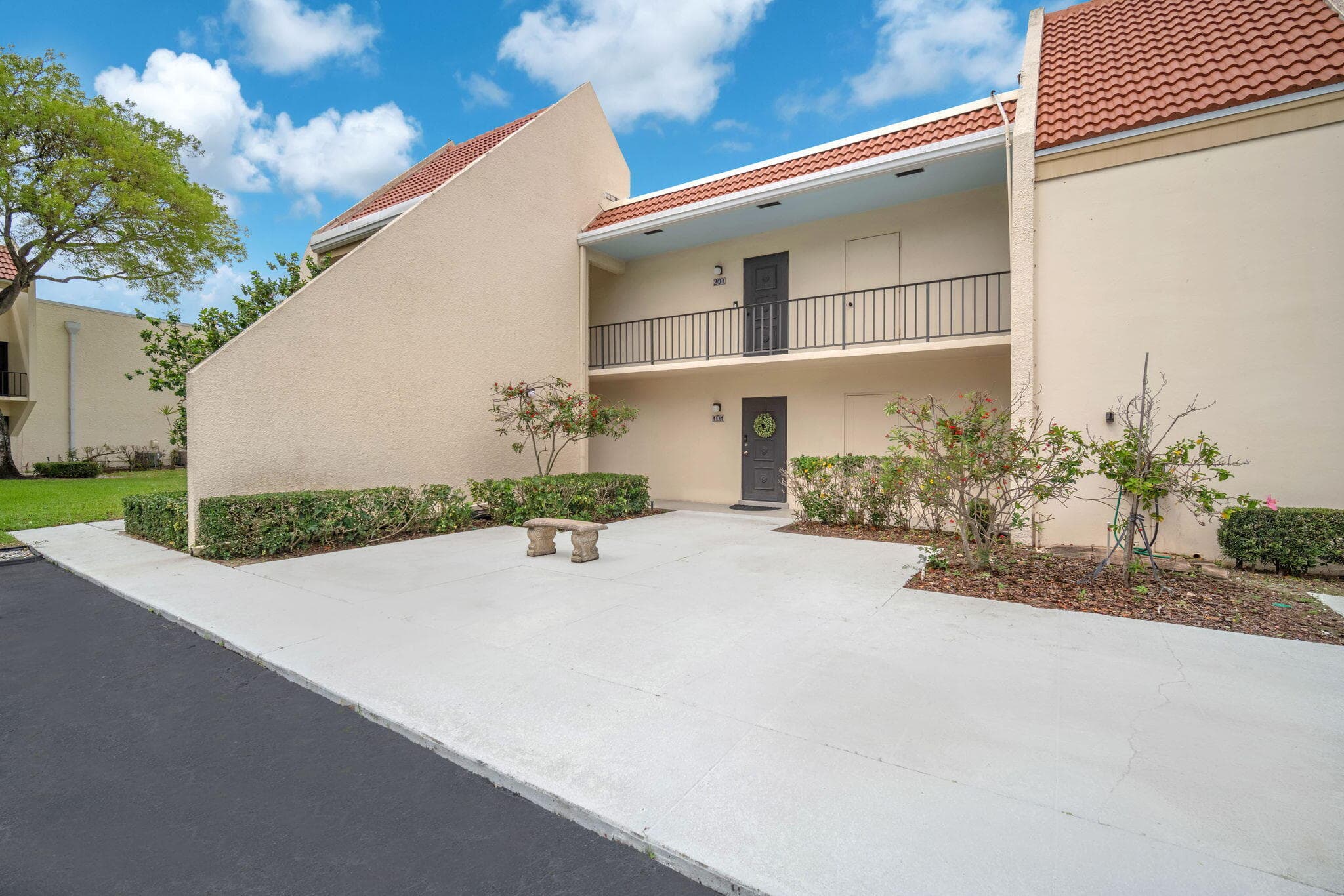 1823 Presidential Way E101, West Palm Beach, FL 33401 — photo 3 of 41