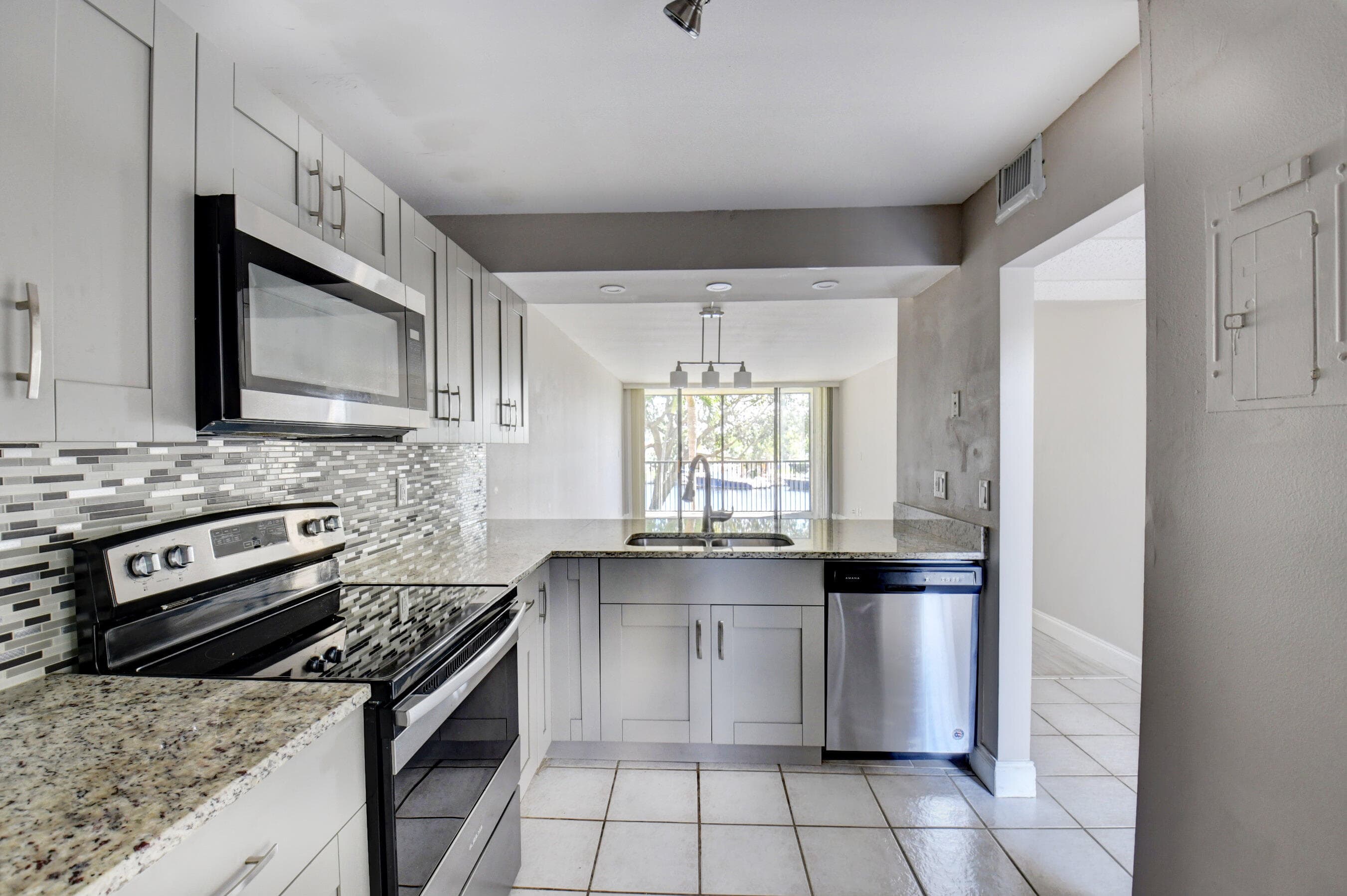 14 Royal Palm Way 2050, Boca Raton, FL 33432 — photo 18 of 44
