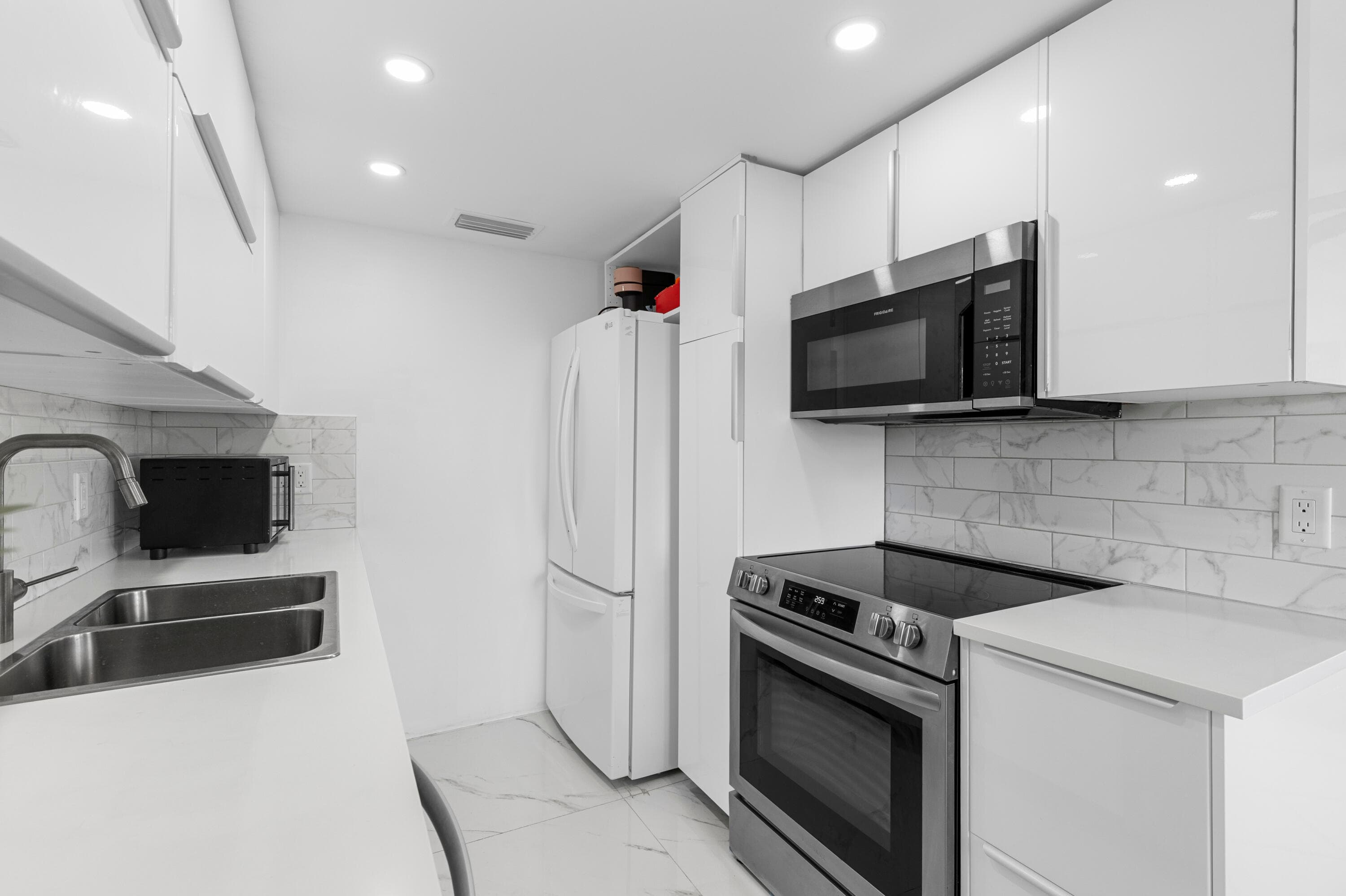 3028 Harwood D, Deerfield Beach, FL 33442 — photo 10 of 32