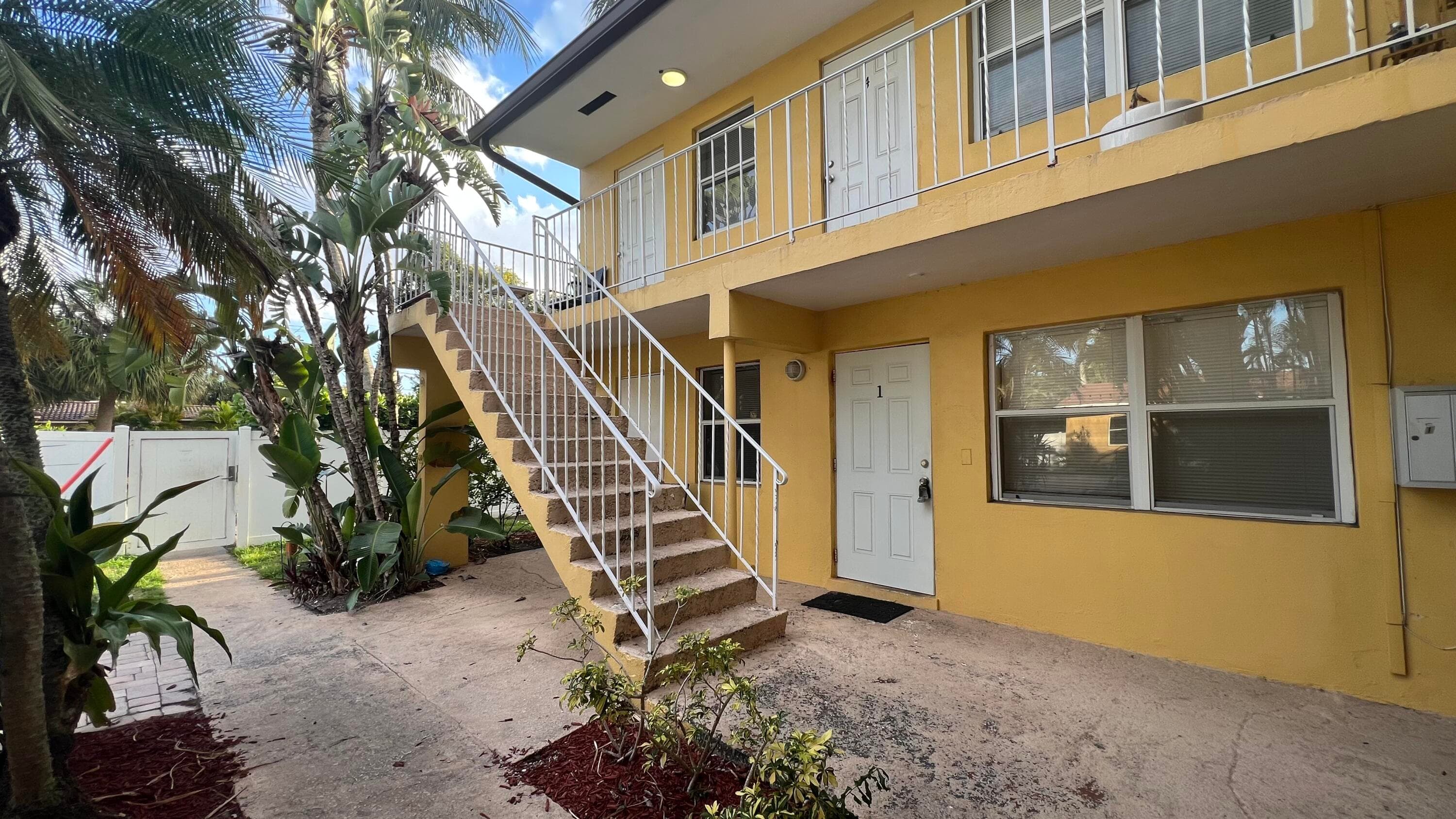 1301 NE 15th Street 1, Fort Lauderdale, FL 33304 — photo 2 of 19