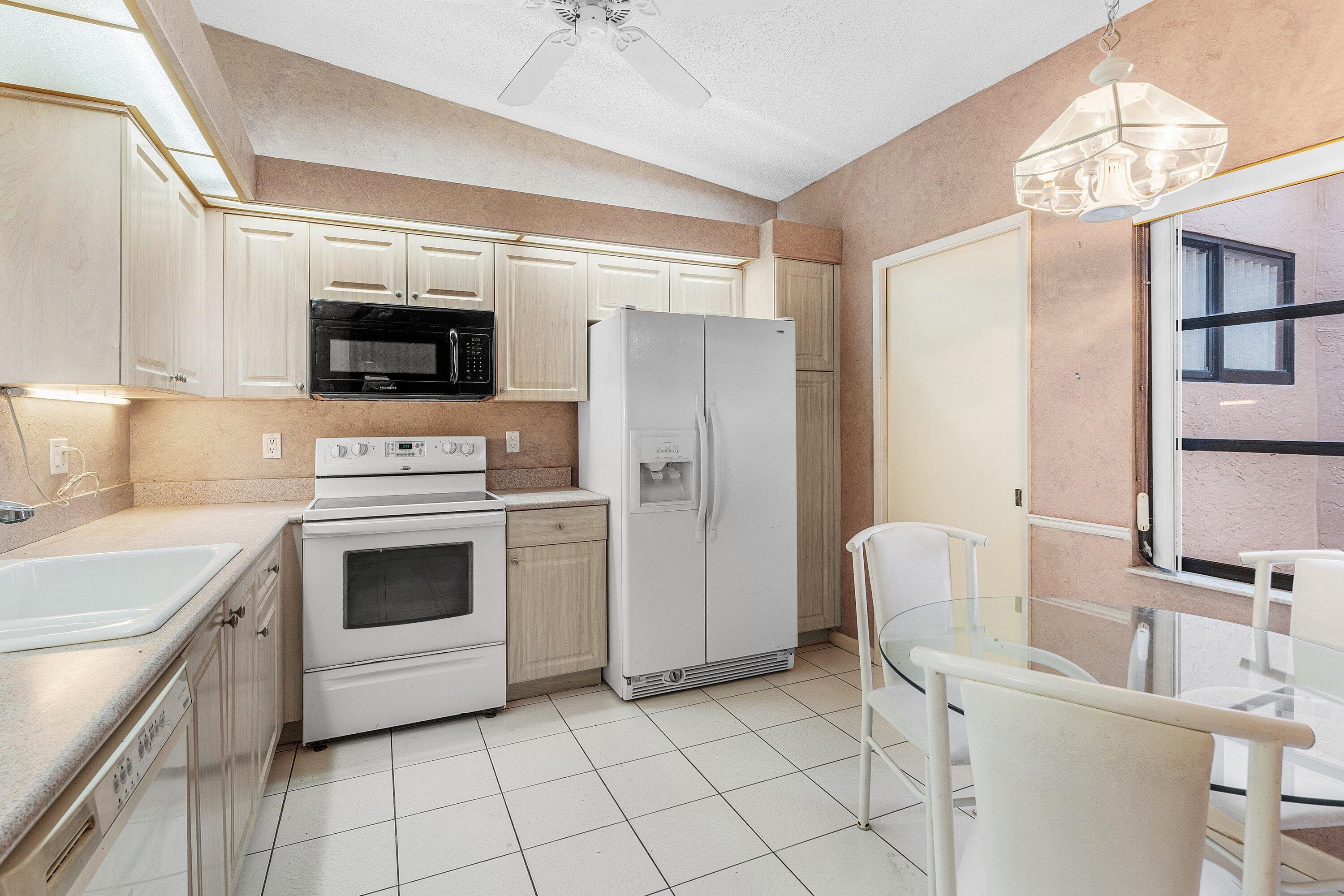 8298 Springlake Drive, Boca Raton, FL 33496 — photo 10 of 40