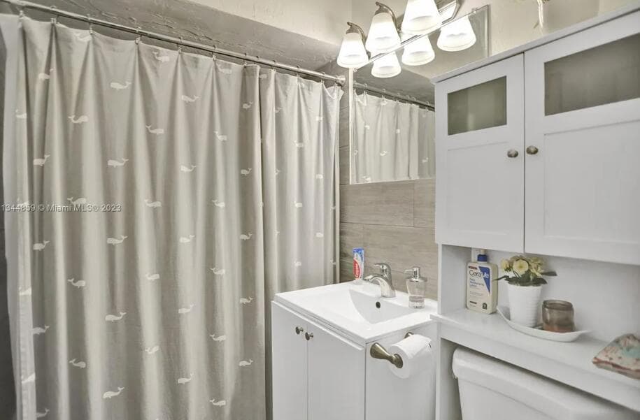 2552 Wiley Street, Hollywood, FL 33020 — photo 12 of 17