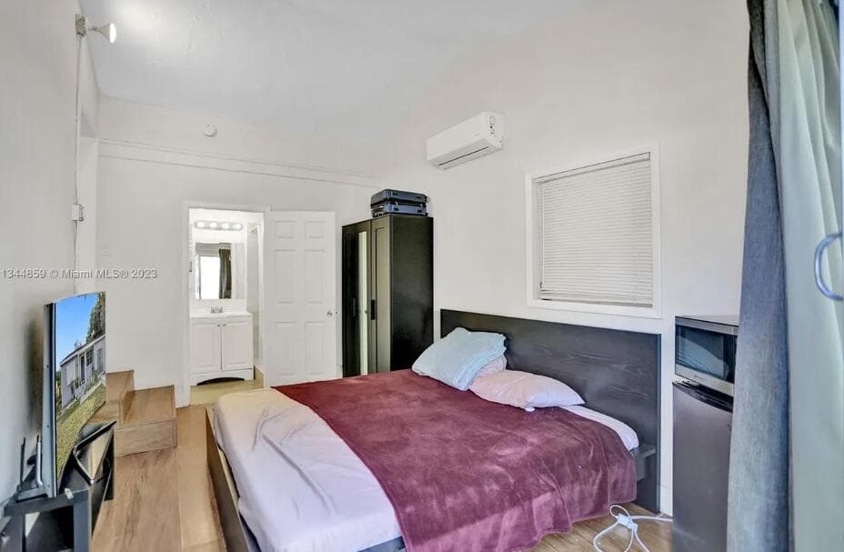 2552 Wiley Street, Hollywood, FL 33020 — photo 14 of 17