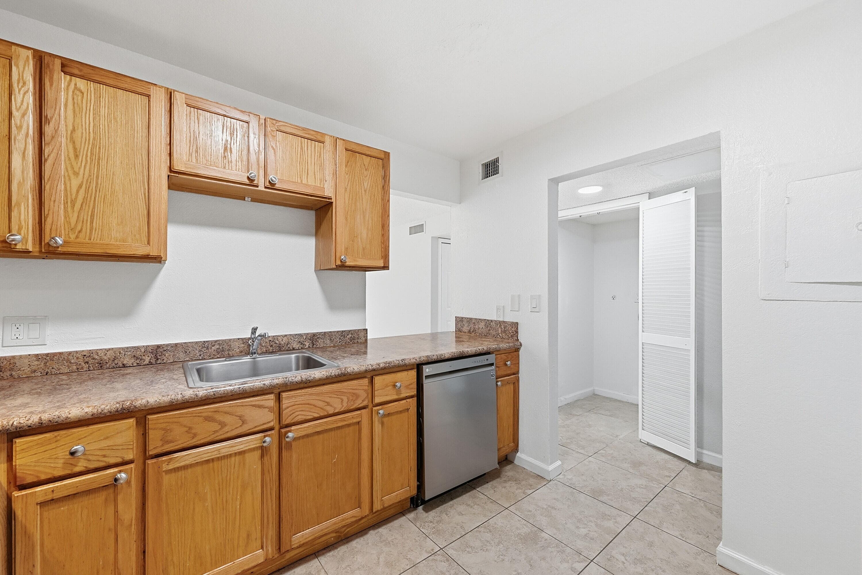 7541 NW 16th Street 1211, Plantation, FL 33313 — photo 4 of 28