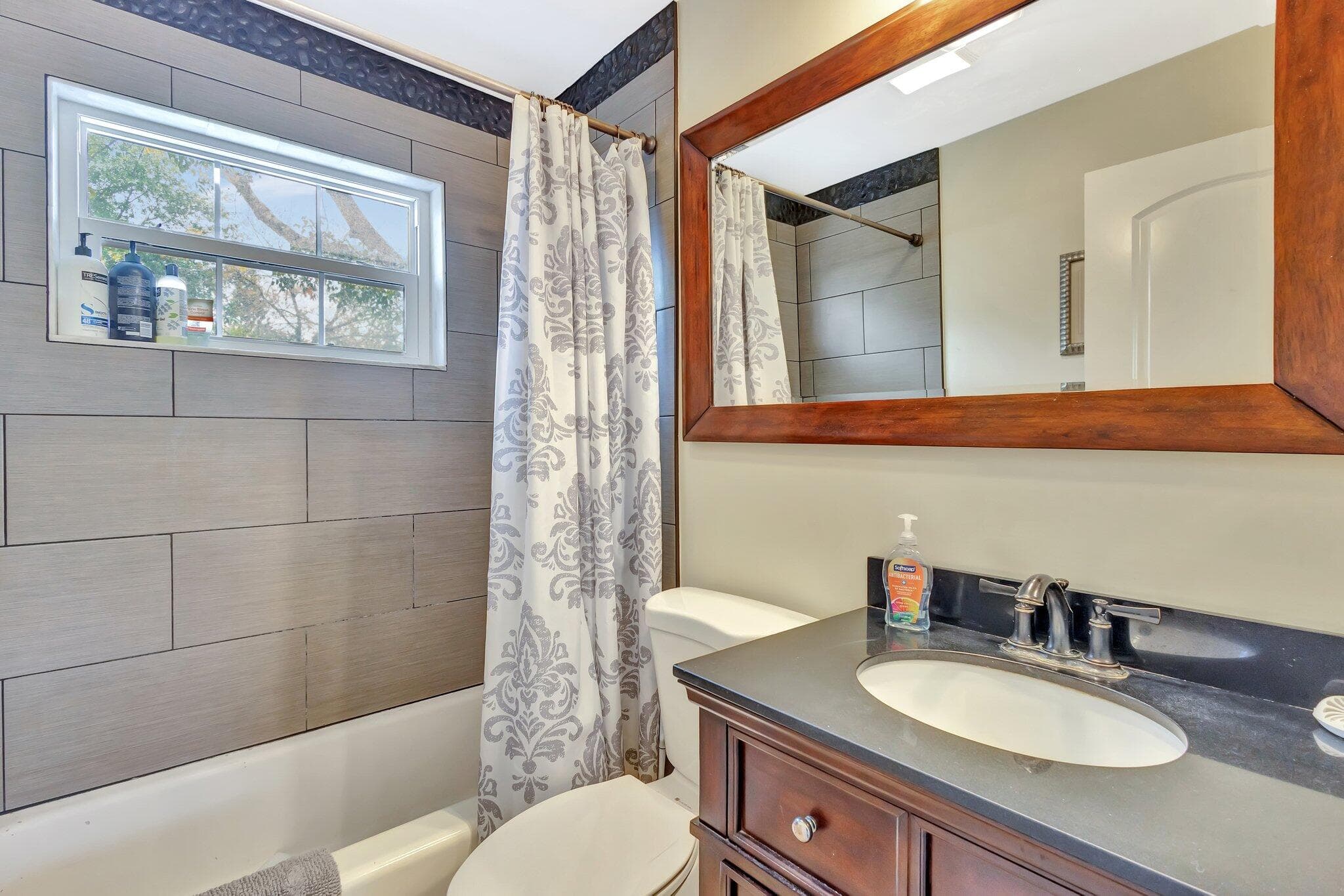 227 NE 12th Street 1, Delray Beach, FL 33444 — photo 9 of 26