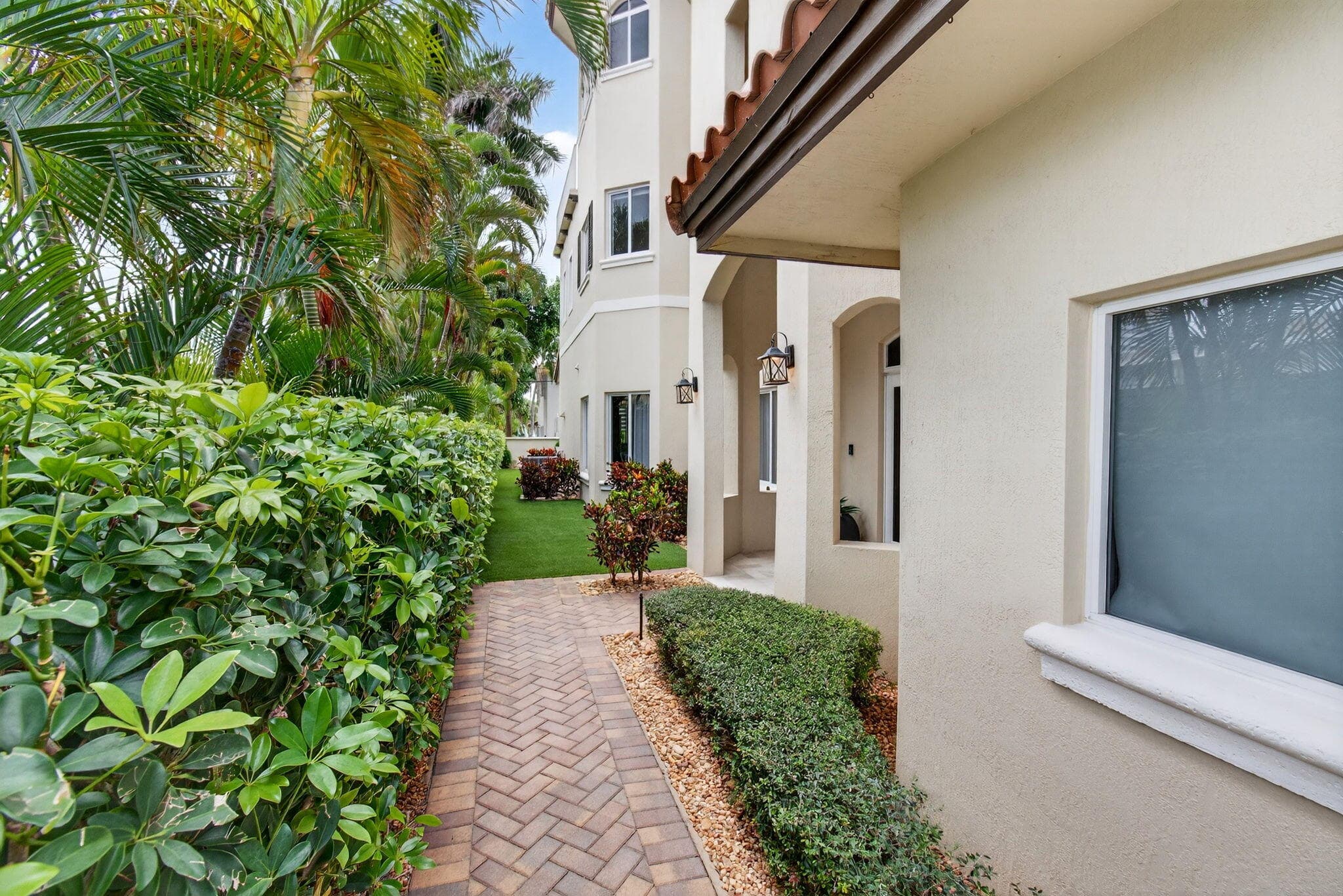 1942 NE 6th Street C, Deerfield Beach, FL 33441 — photo 4 of 129
