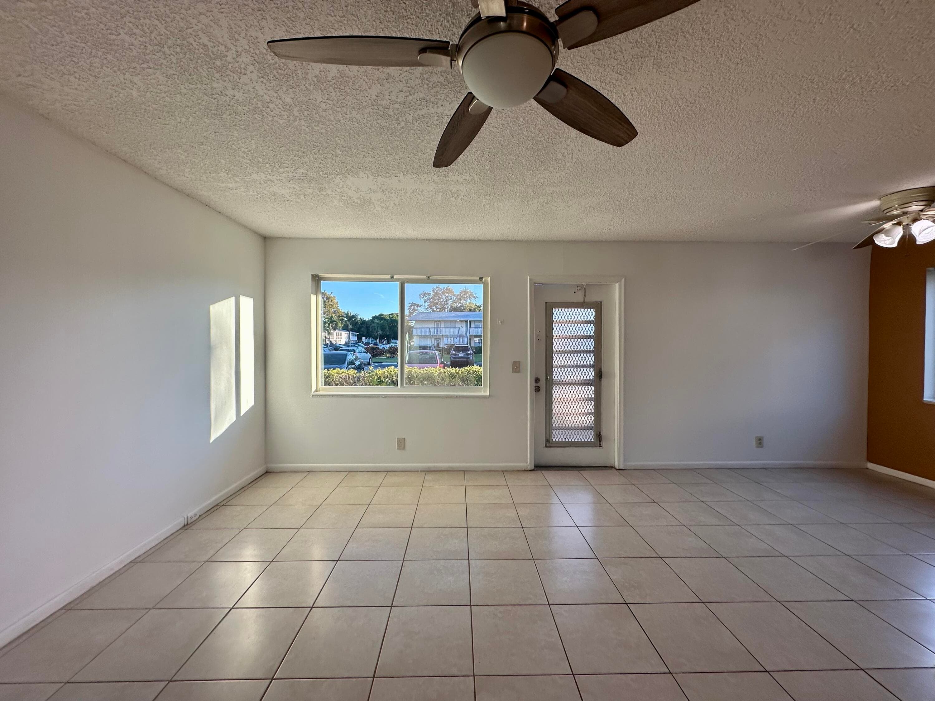 378 Durham L Circle 378, Deerfield Beach, FL 33442 — photo 5 of 21