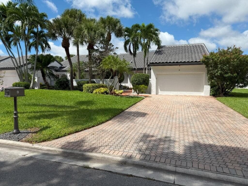 9 Windsor Lane, Boynton Beach, FL 33436 — photo 1 of 31