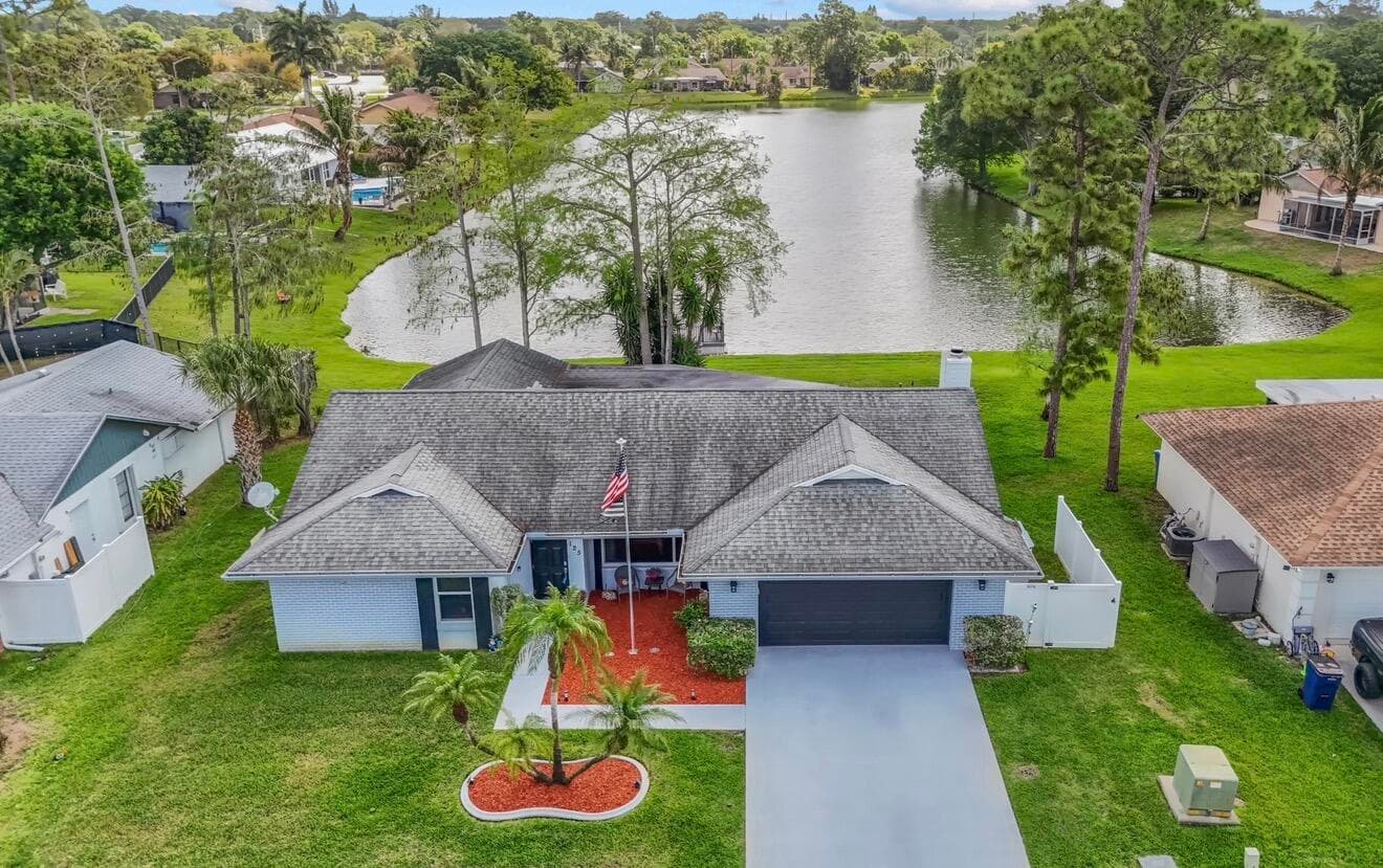 125 Parkwood Drive, Royal Palm Beach, FL 33411 — photo 3 of 50