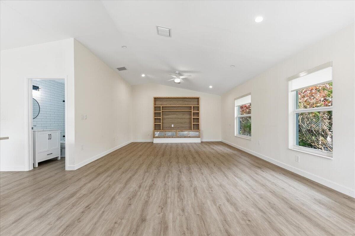 530 NE 3rd Avenue, Delray Beach, FL 33444 — photo 3 of 33