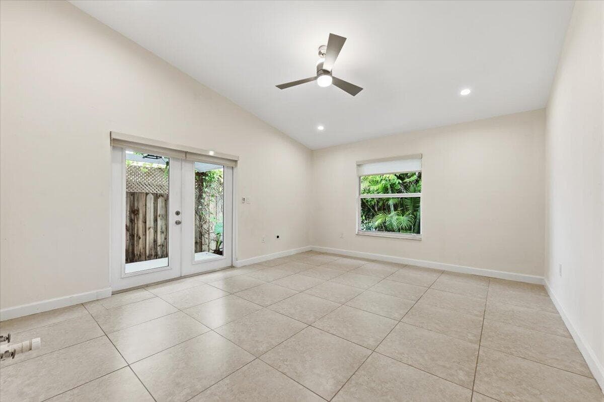 530 NE 3rd Avenue, Delray Beach, FL 33444 — photo 22 of 33