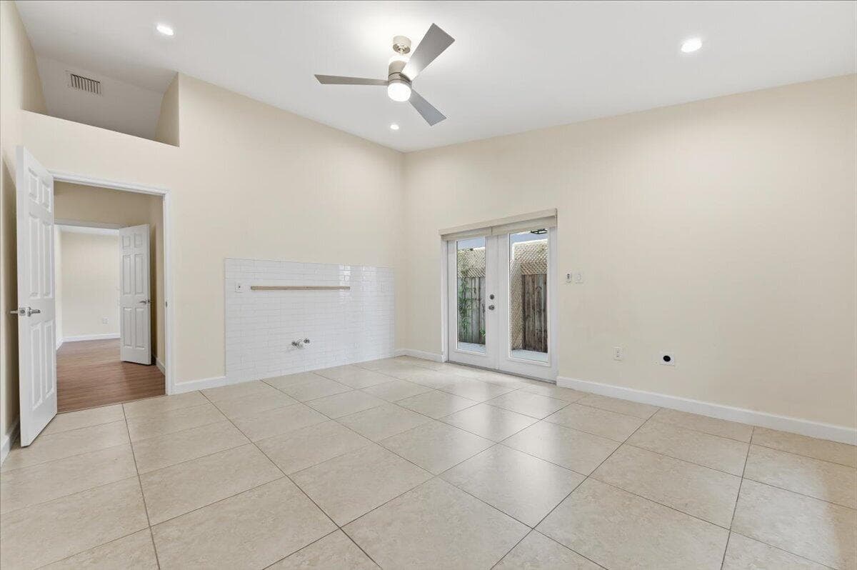 530 NE 3rd Avenue, Delray Beach, FL 33444 — photo 23 of 33
